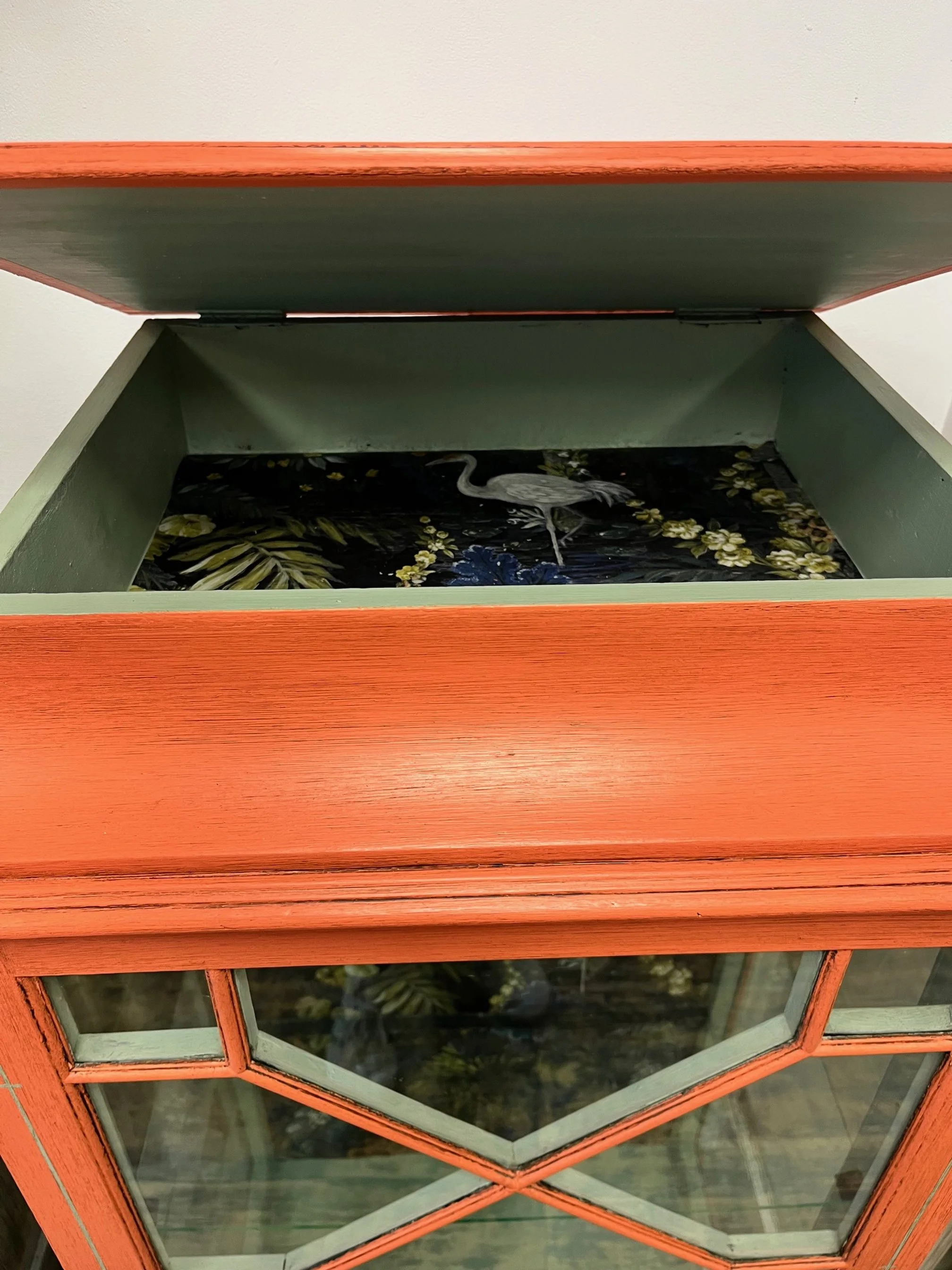 winterbearhome-drinks-cabinet-compartment.jpg