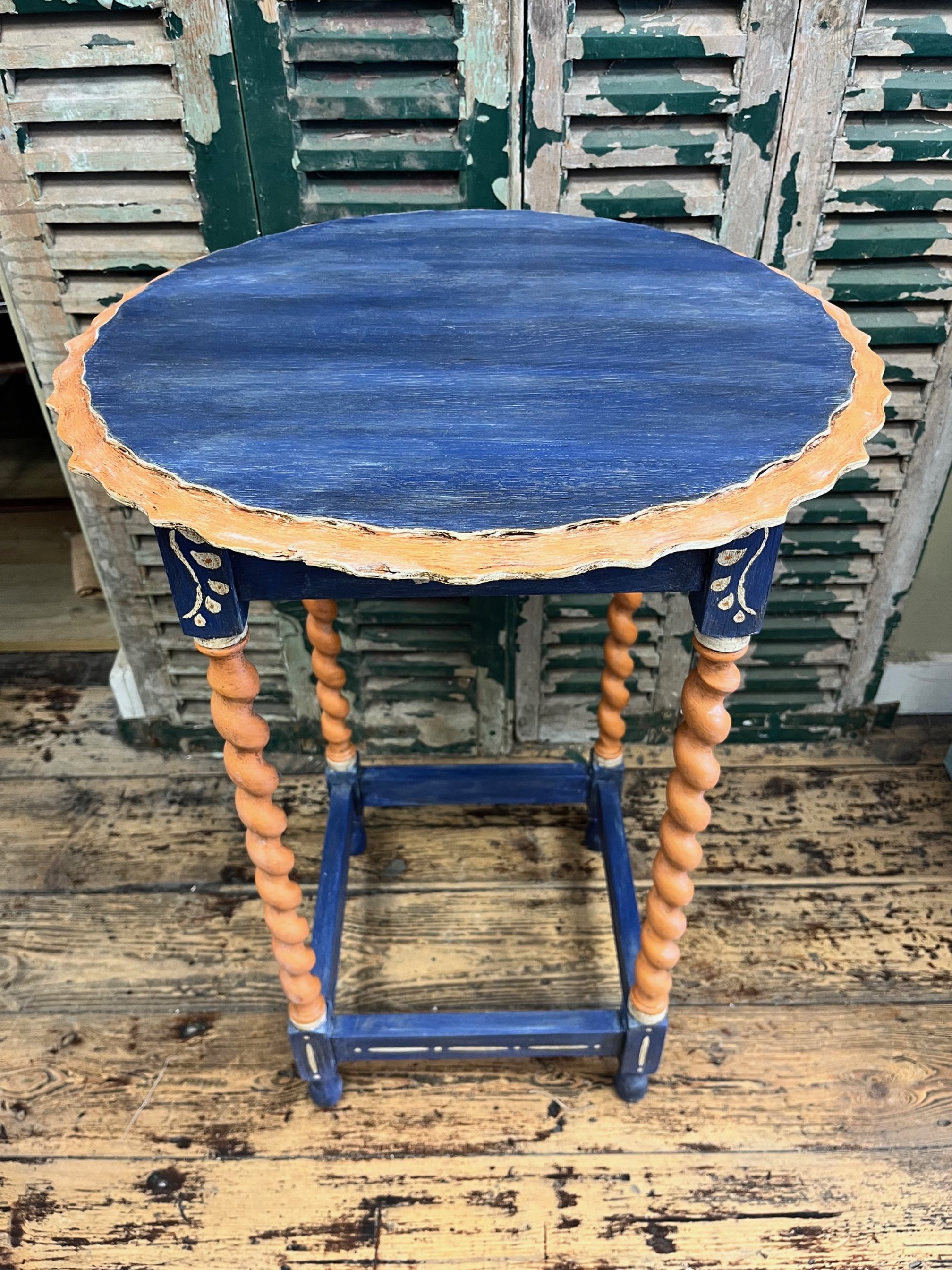 winterbearhome-folk-inspired-side-table-01.jpg