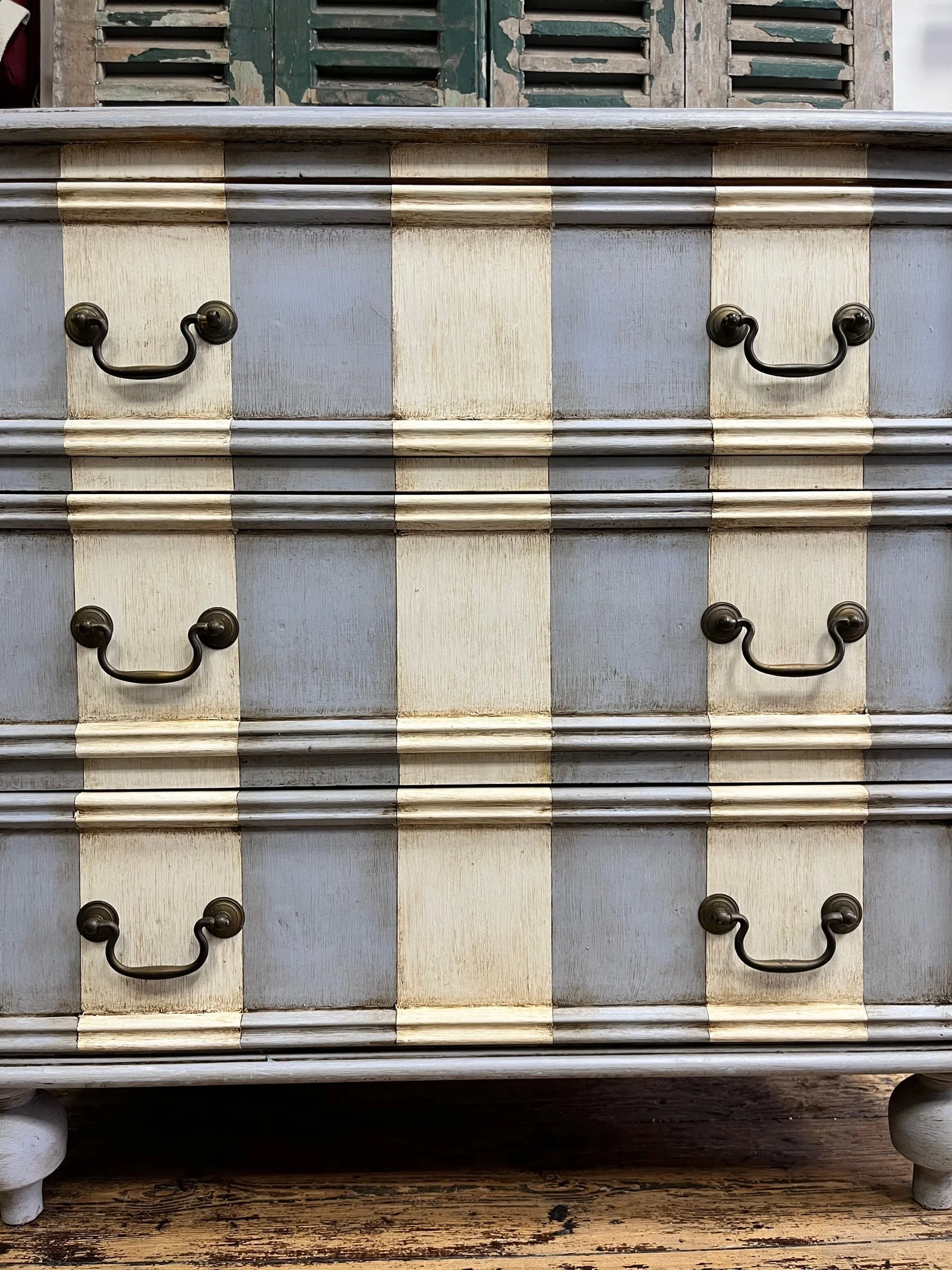 winterbearhome-blue-white-striped-chest-of-drawers-03.jpeg