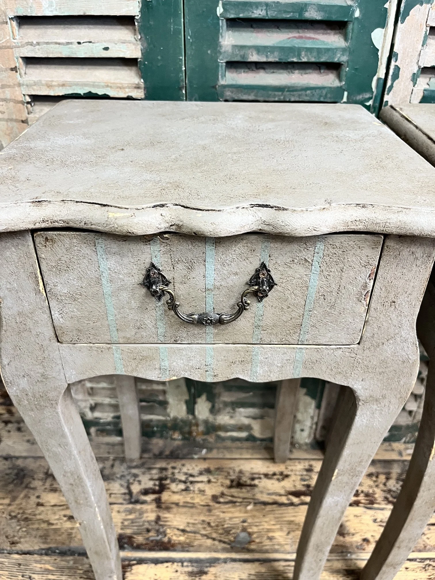 winterbearhome-aged-bedside-tables-with-striped-detail-07.jpeg