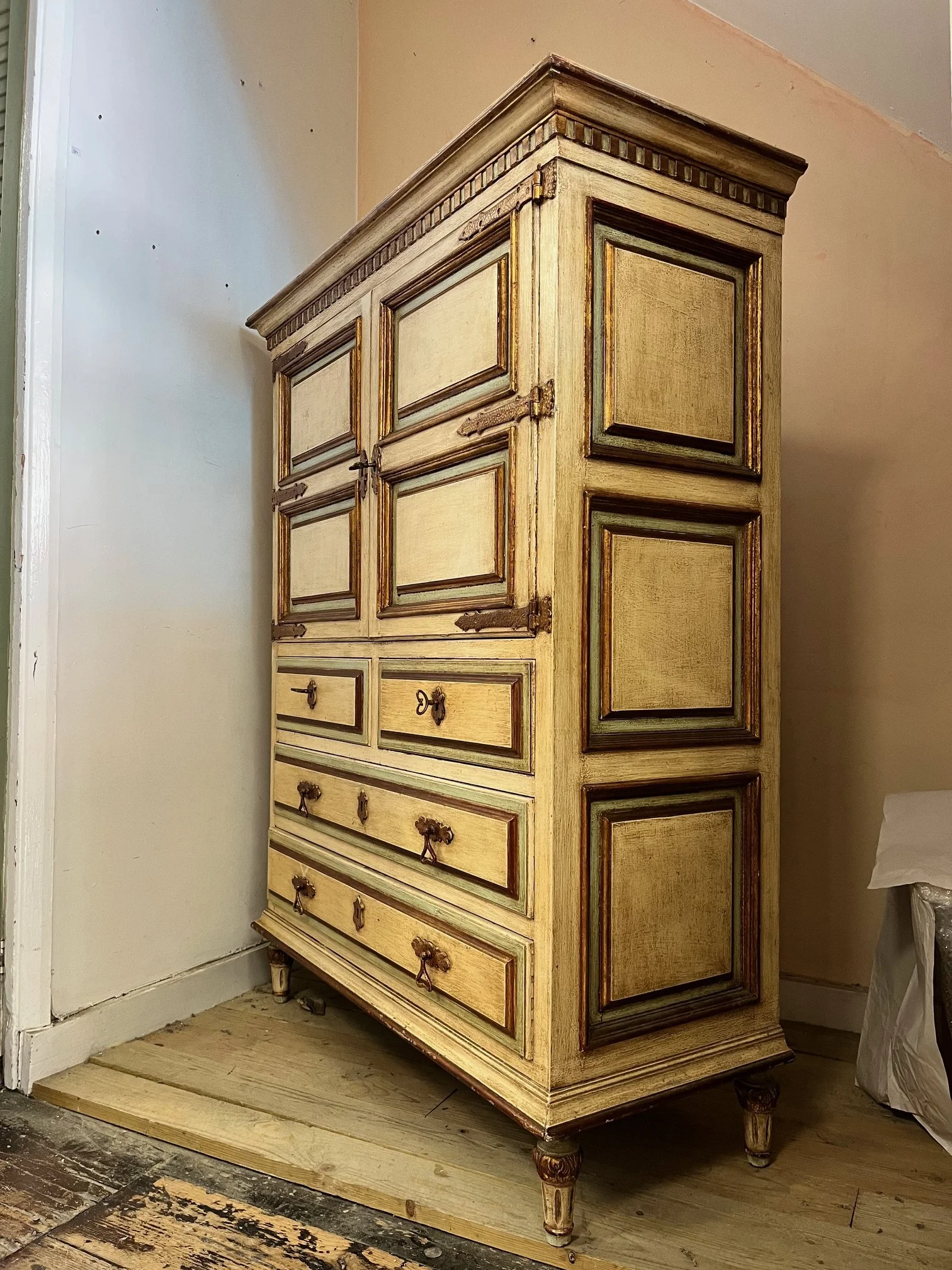 winterbearhome-florentine-cupboard-09.jpeg