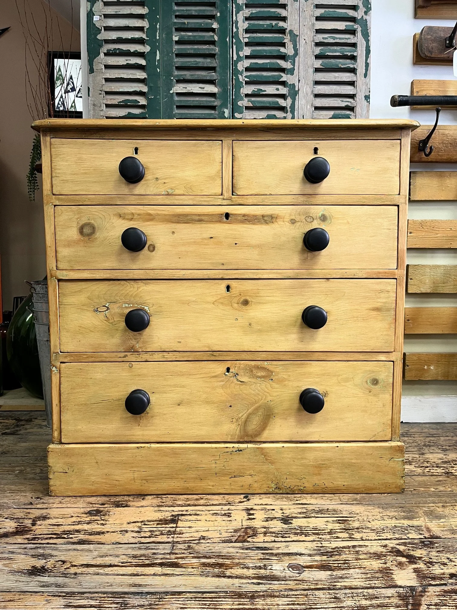 winterbearhome-stripped-chest-of-drawers-02.jpeg