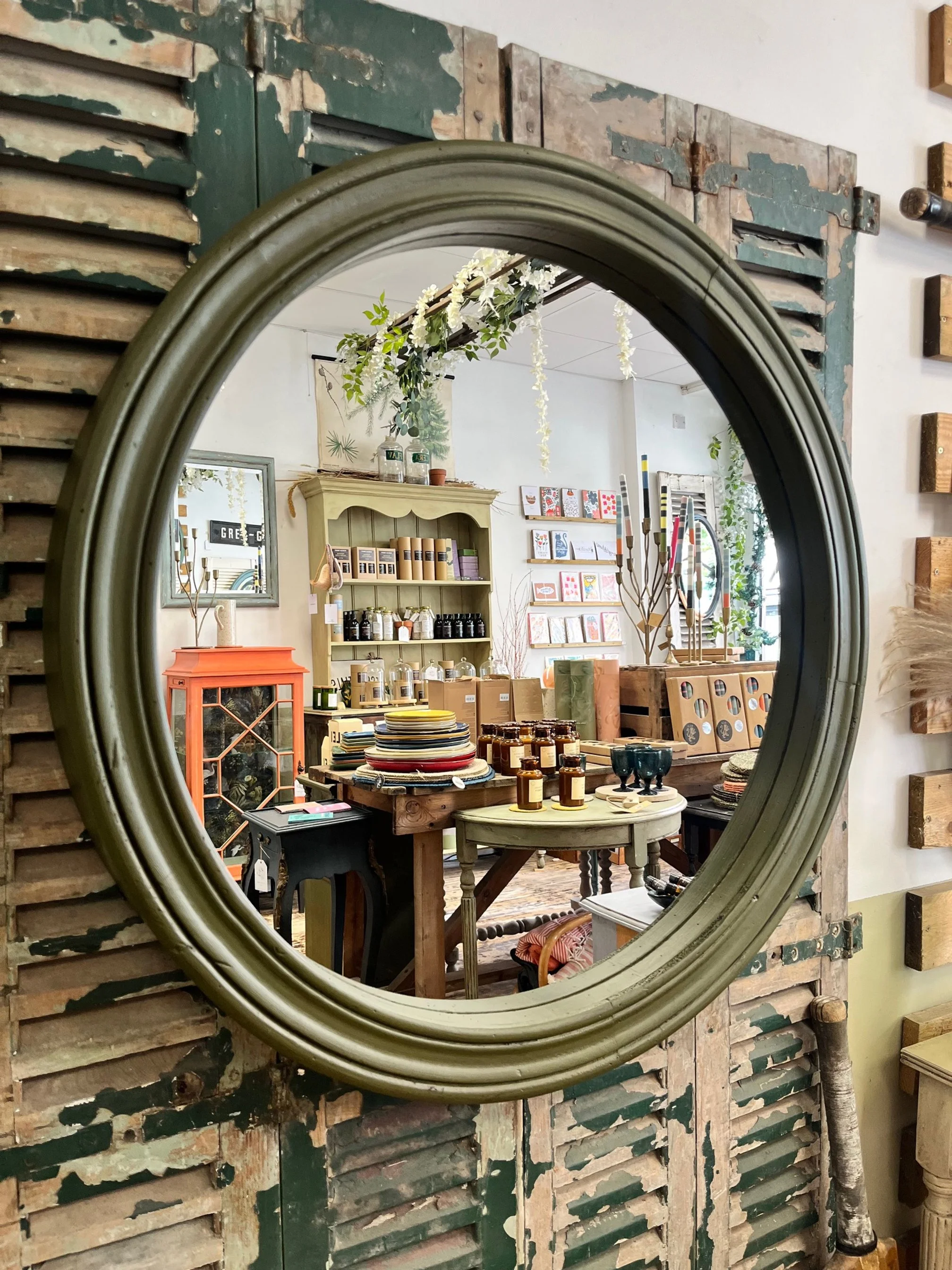 winterbearhome-large-round-olive-green-mirror-01.jpg