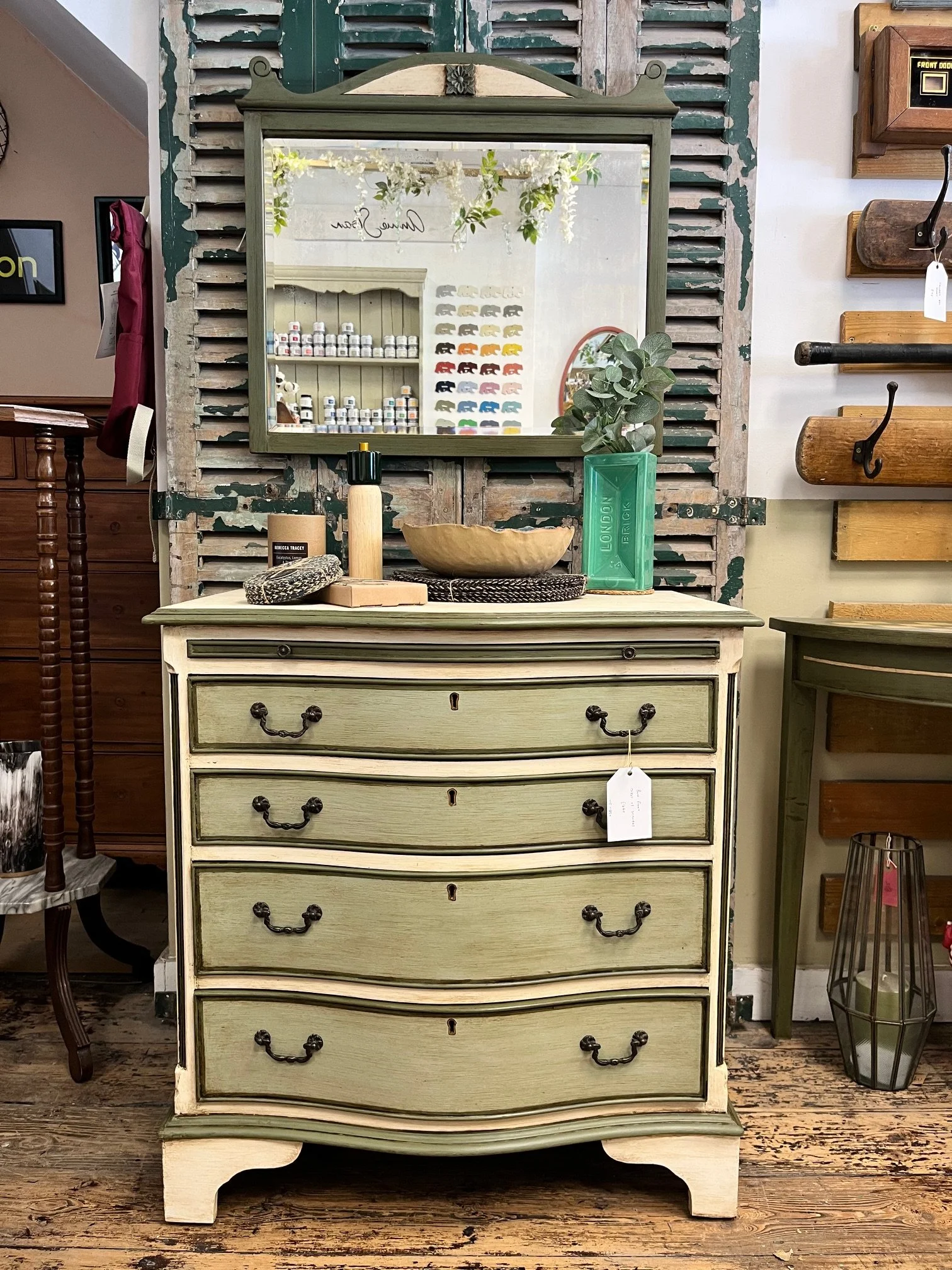 winterbearhome-olive-small-overmantle-mirror-04.jpeg
