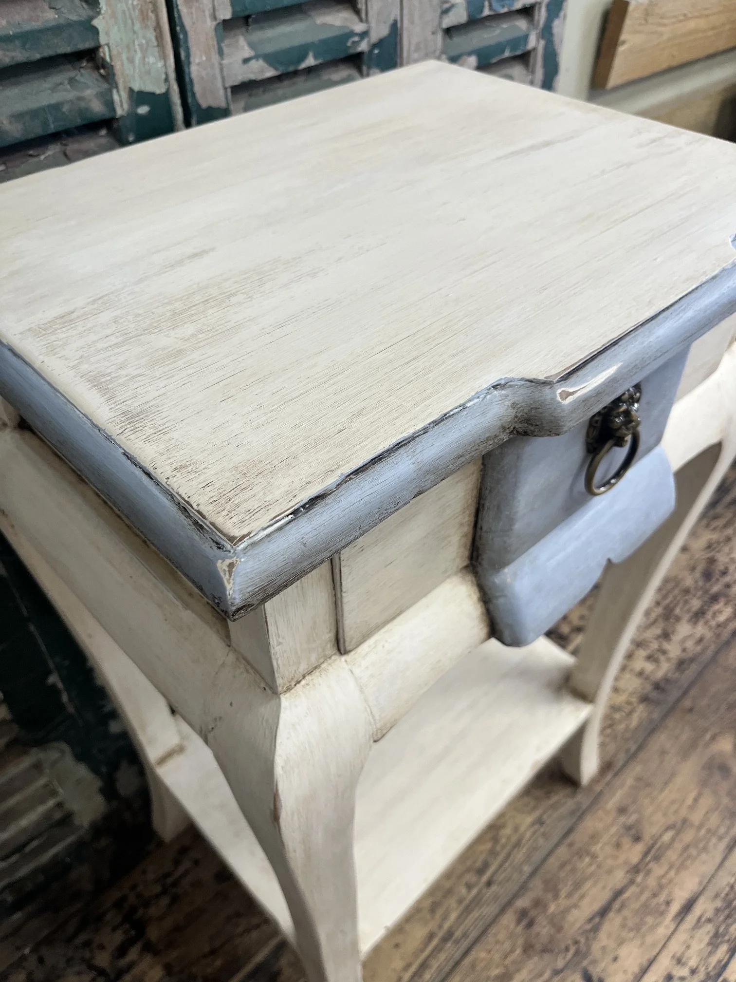 winterbearhome-rustic-lion-handle-side-table-06.jpeg