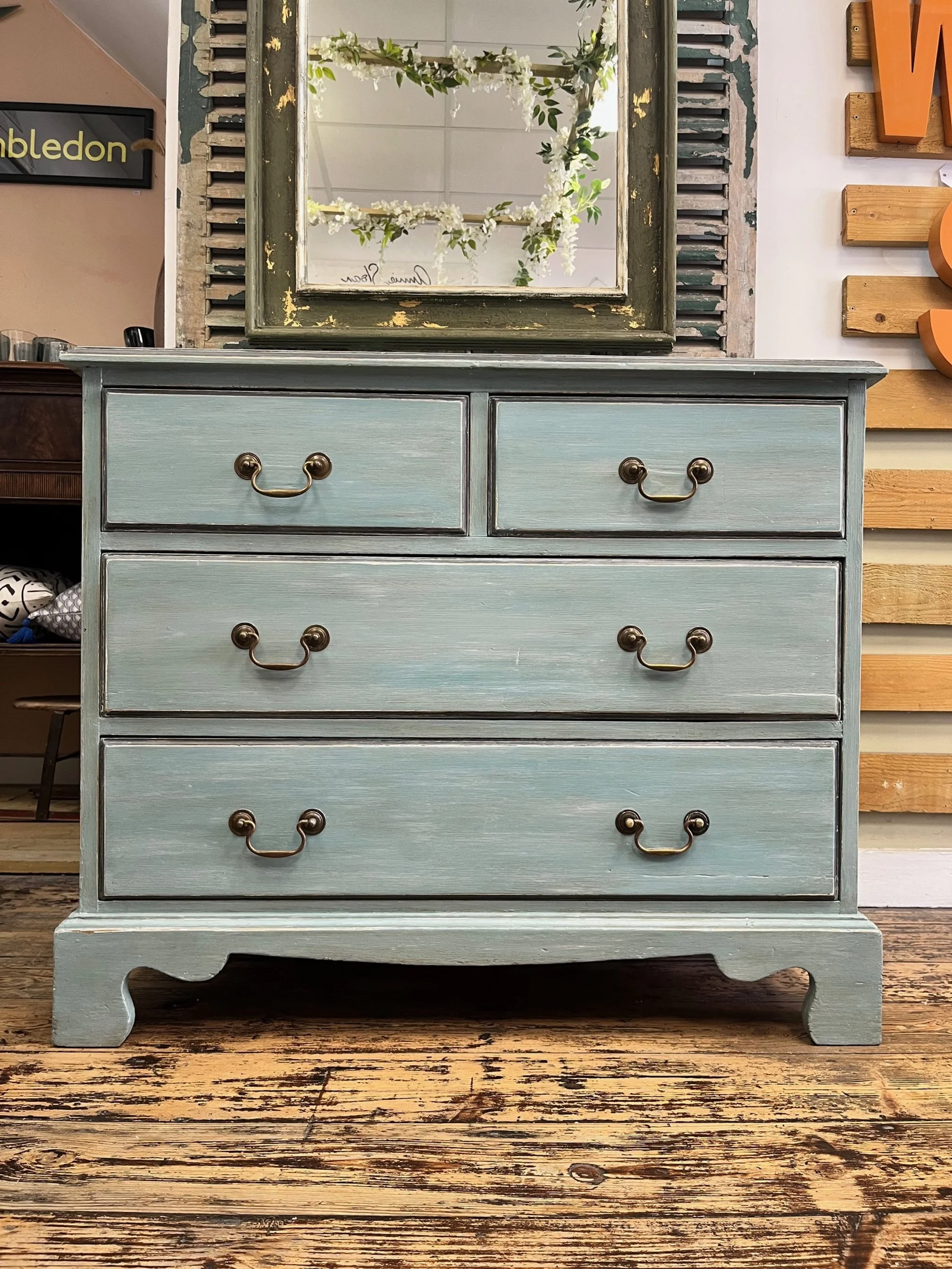 winterbearhome-blue-chest-of-drawers-graphite-detail-01.jpg