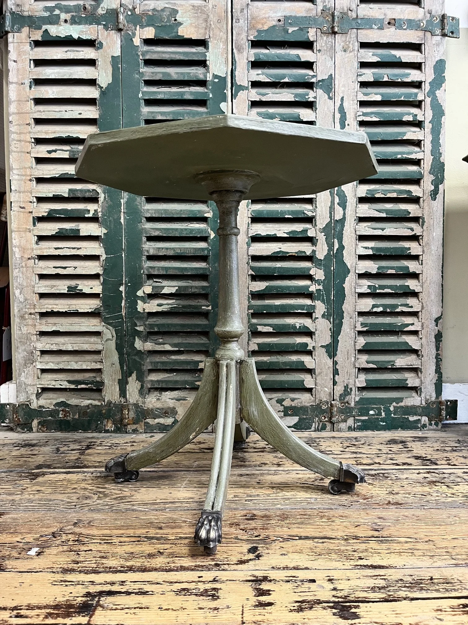 winterbearhome-rustic-octagonal-side-table-01.jpeg