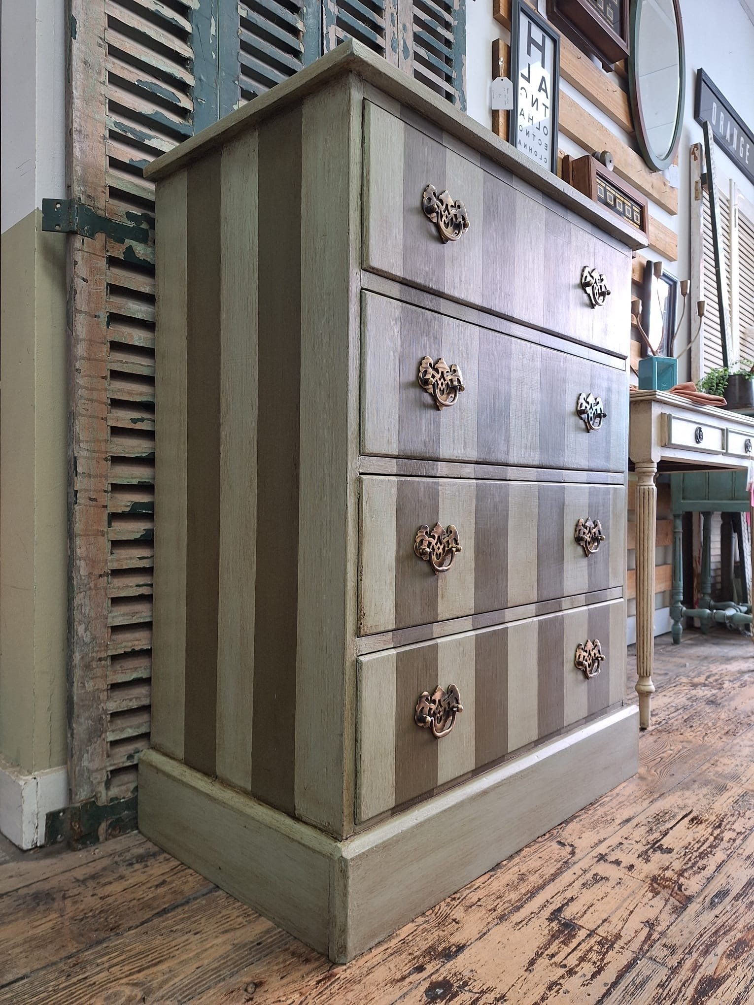 winterbearhome-green-striped-chest-of-drawers.JPG