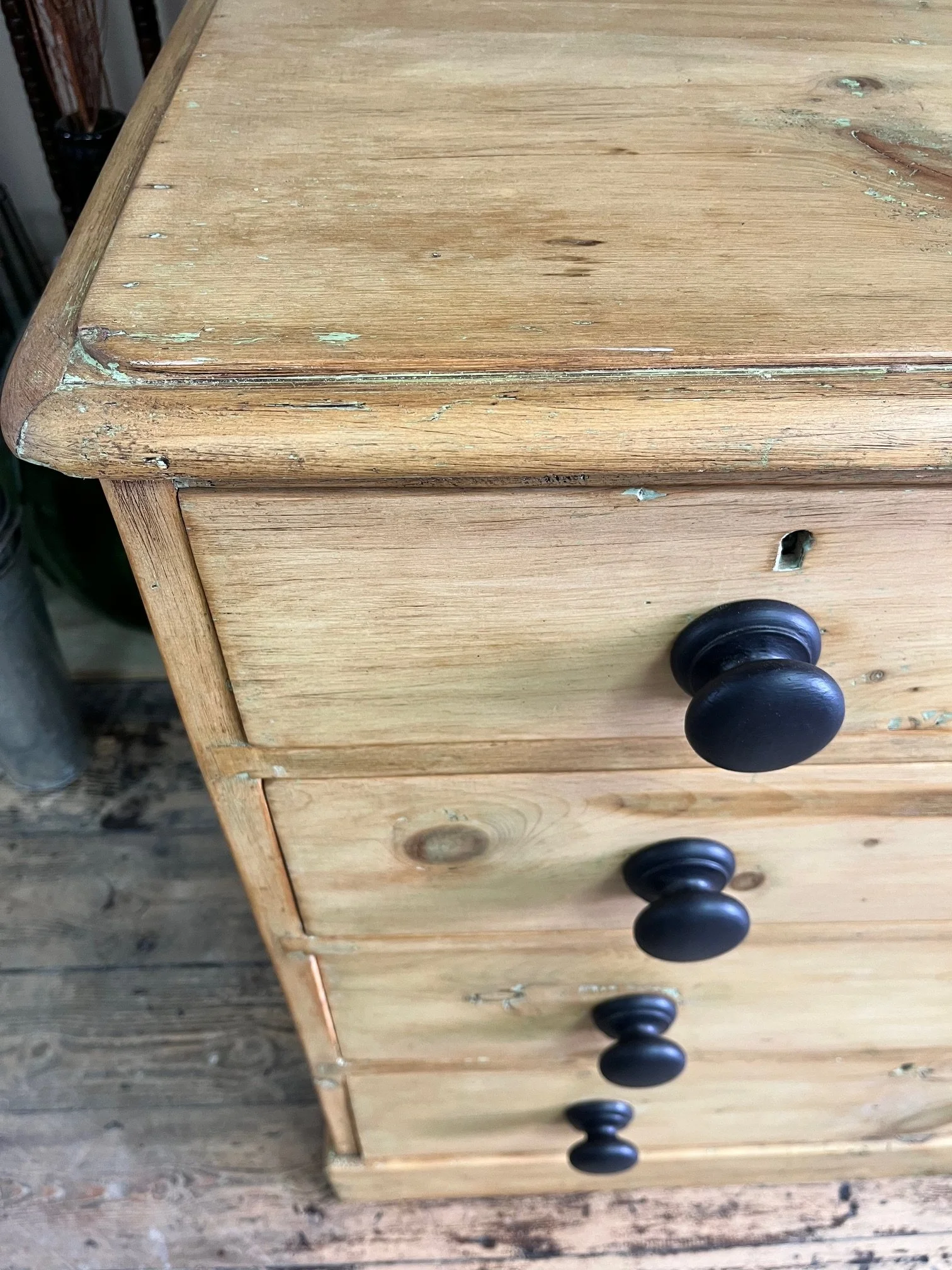 winterbearhome-stripped-chest-of-drawers-06.jpeg