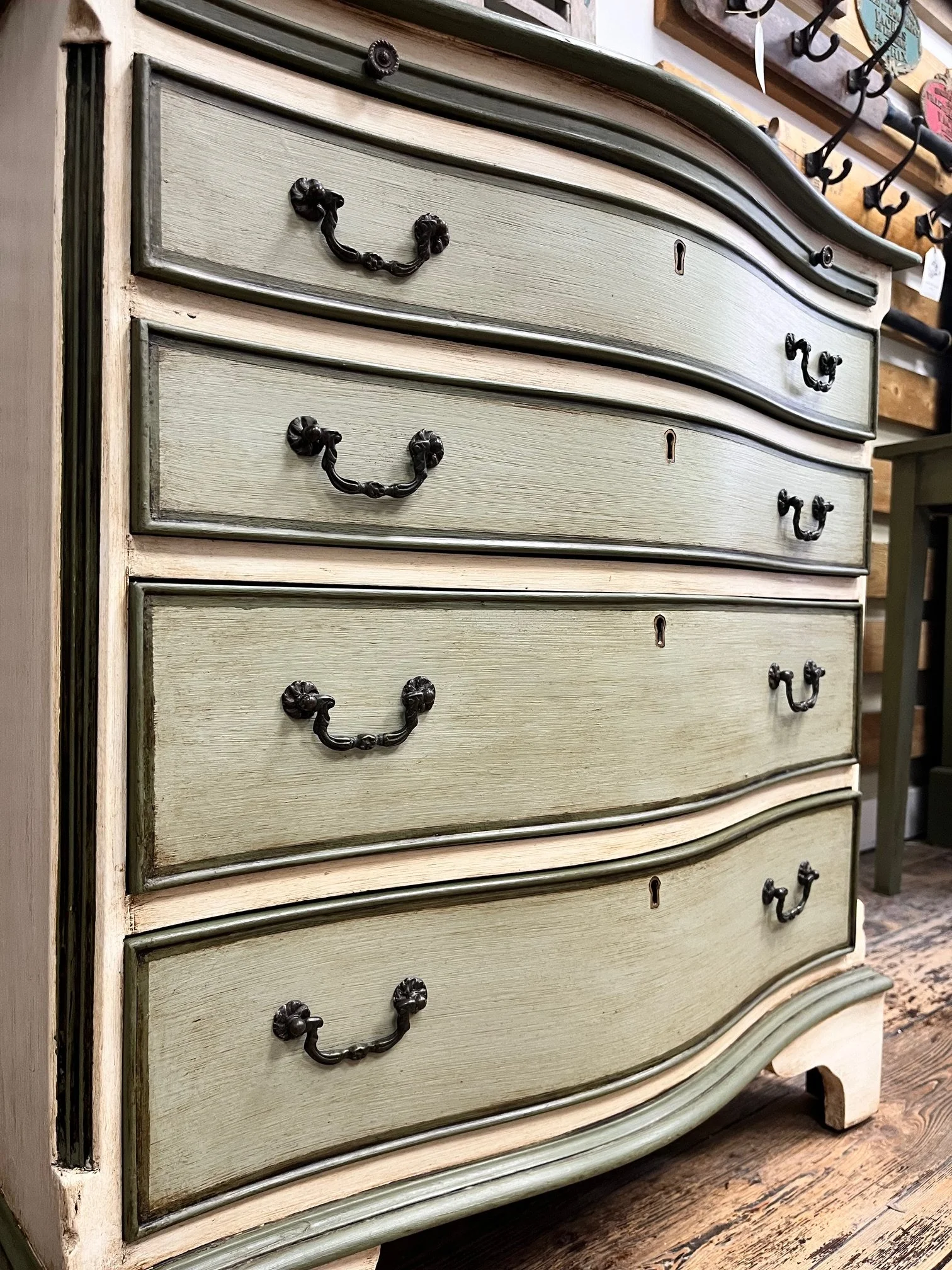 winterbearhome-bow-front-french-style-chest-of-drawers-03.jpeg