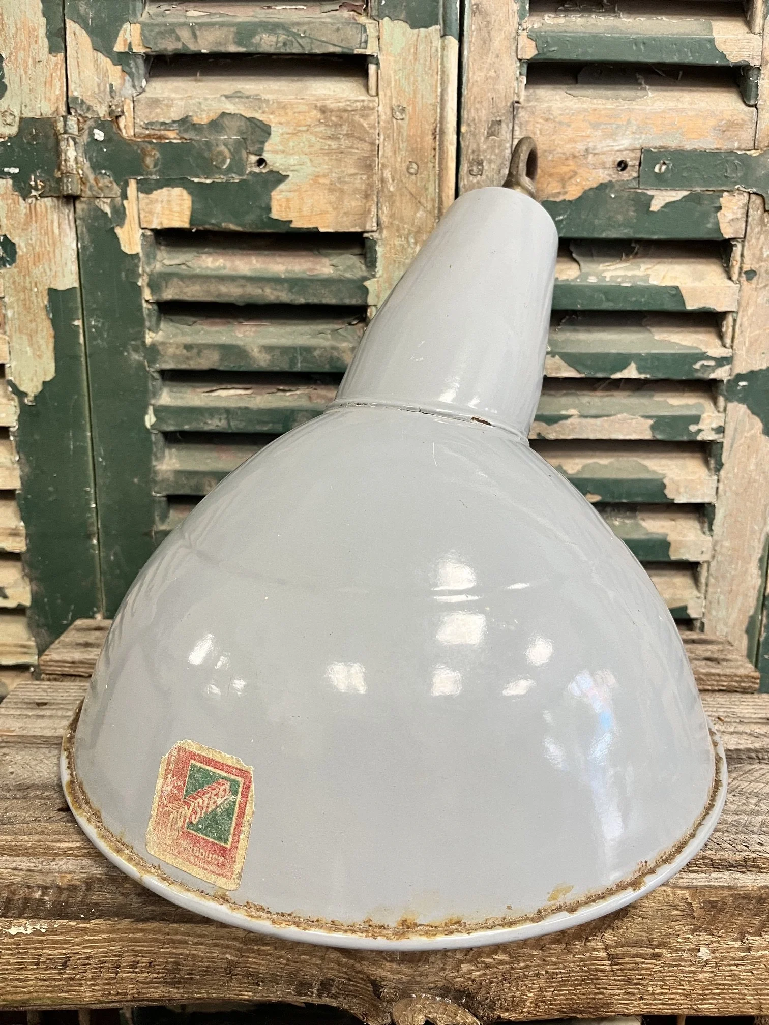 winterbearhome-enamel-pendant-light-shade-01.jpeg