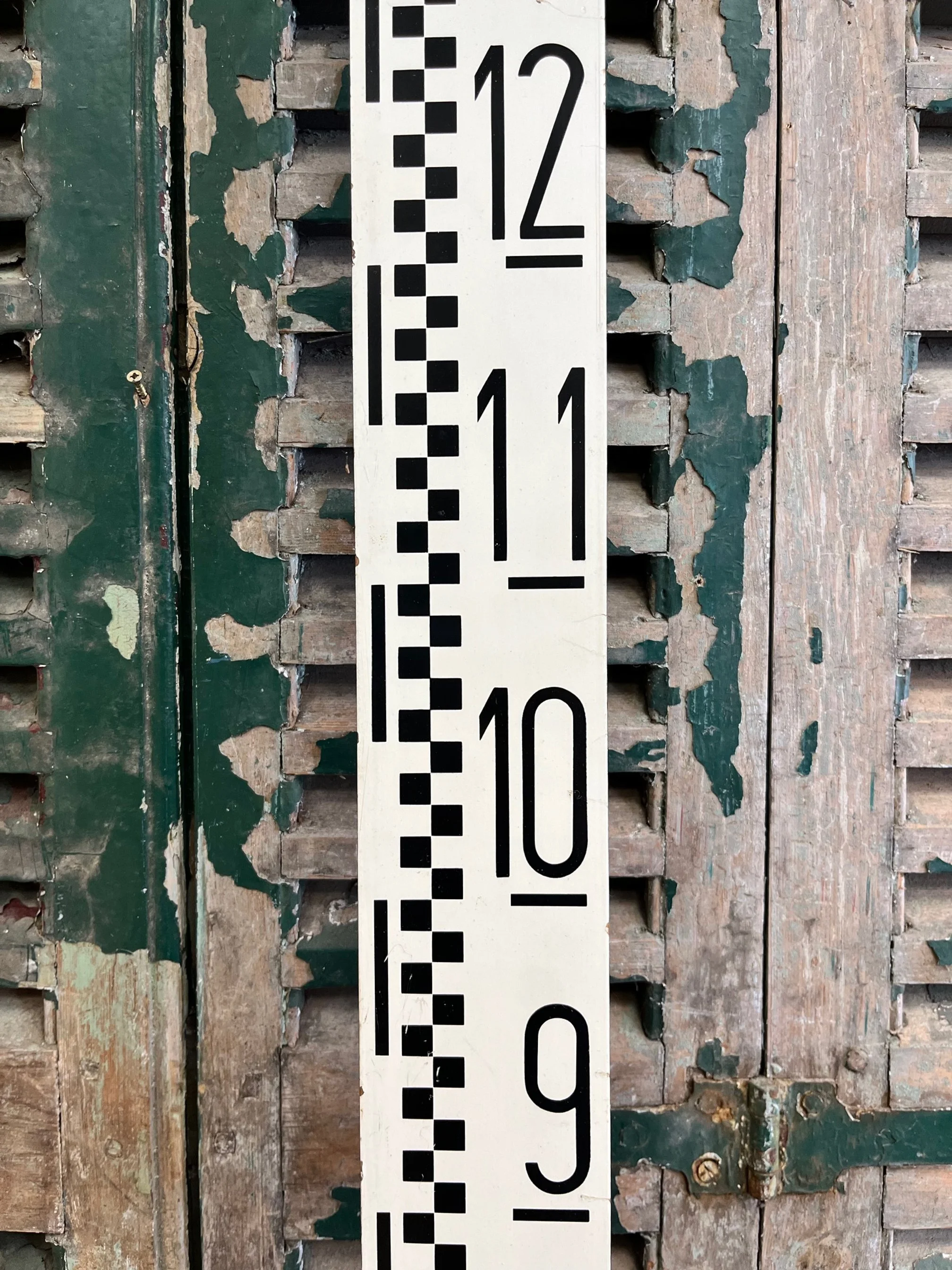 winterbearhome-military-surveyors-staff.jpg