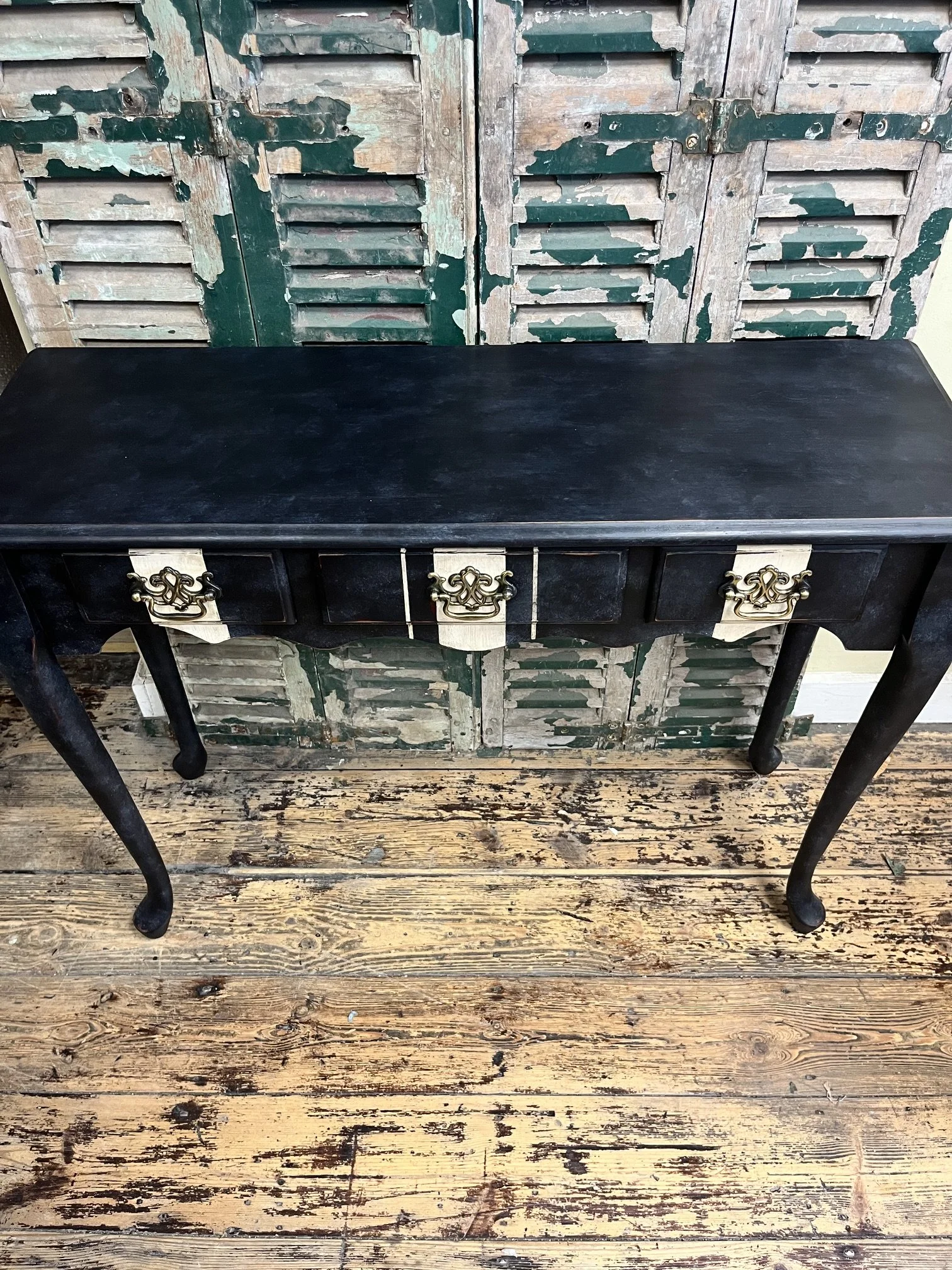 winterbearhome-black-white-stripe -console-table-06.jpeg