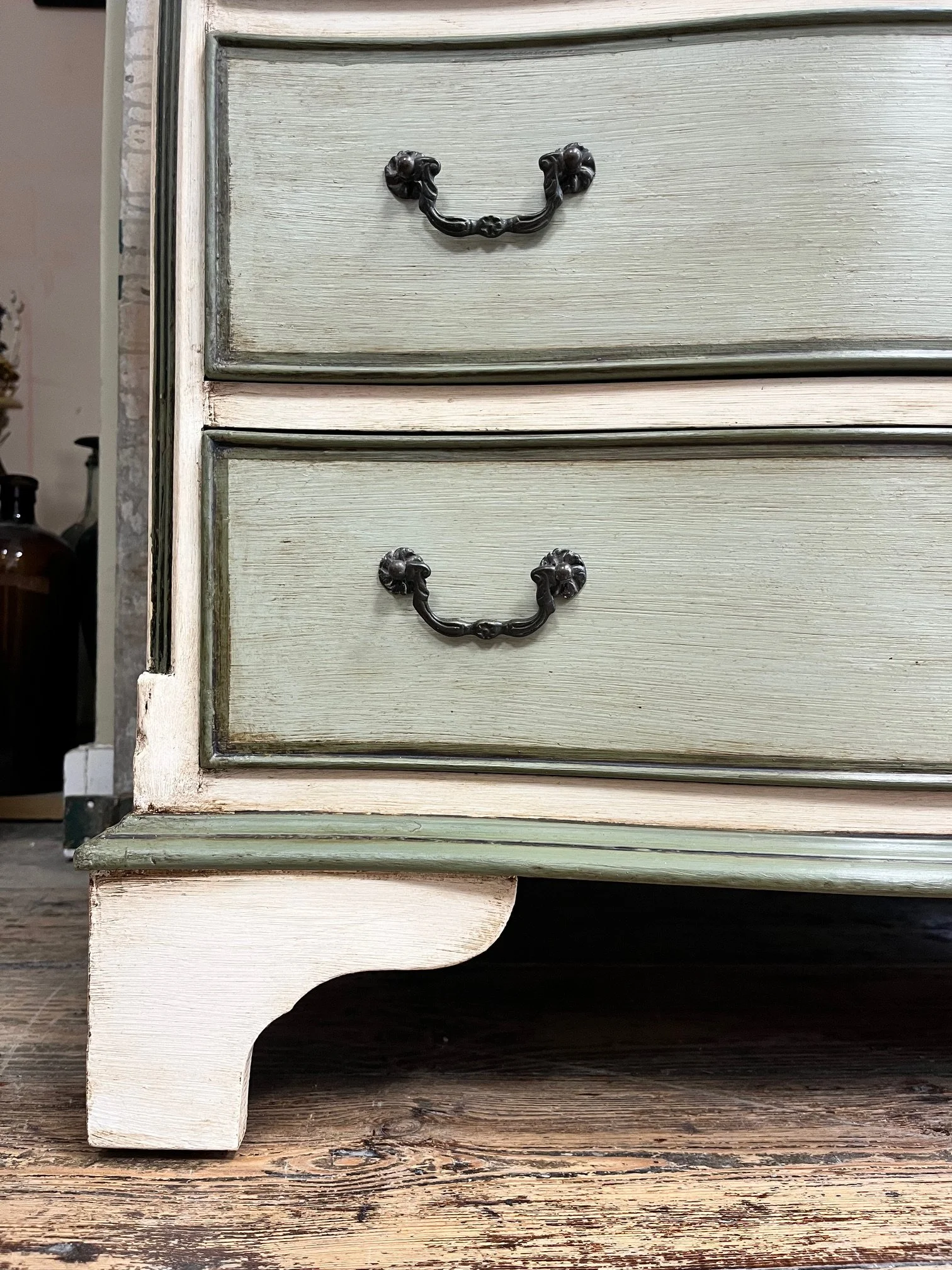 winterbearhome-bow-front-french-style-chest-of-drawers-02.jpeg