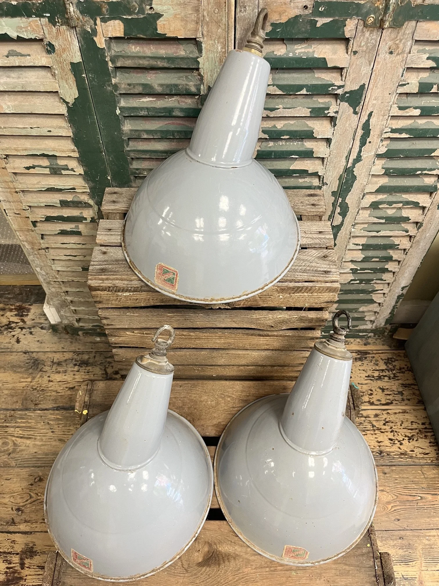 winterbearhome-enamel-pendant-light-shade-02.jpeg