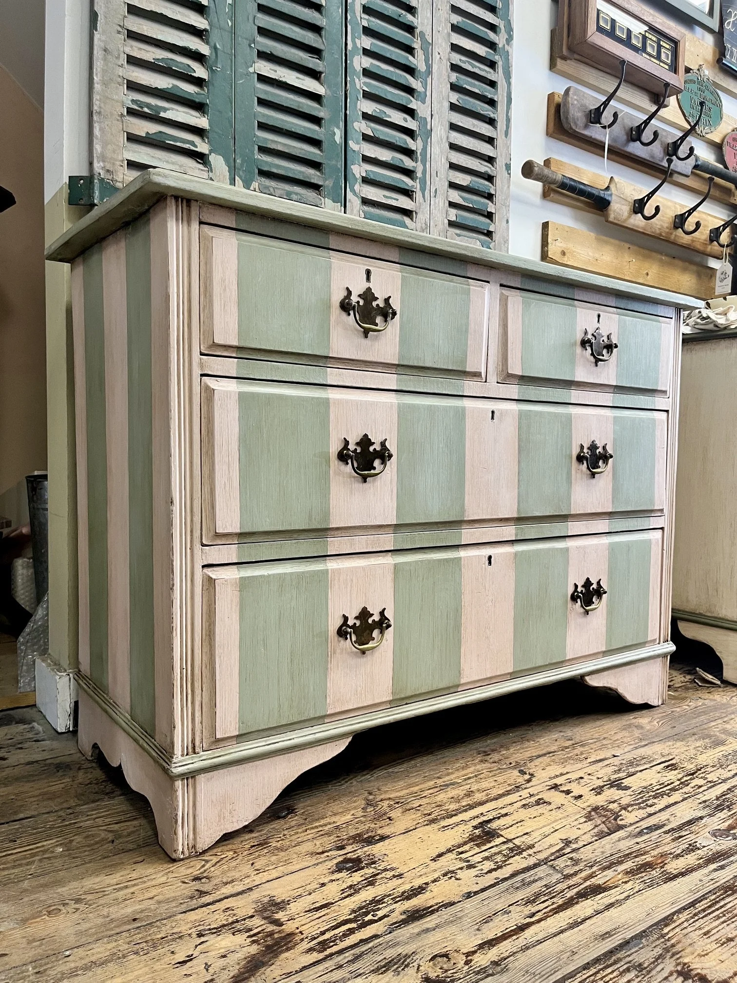 winterbearhome-pink-and-green-striped-chest-of-drawers-04.jpeg