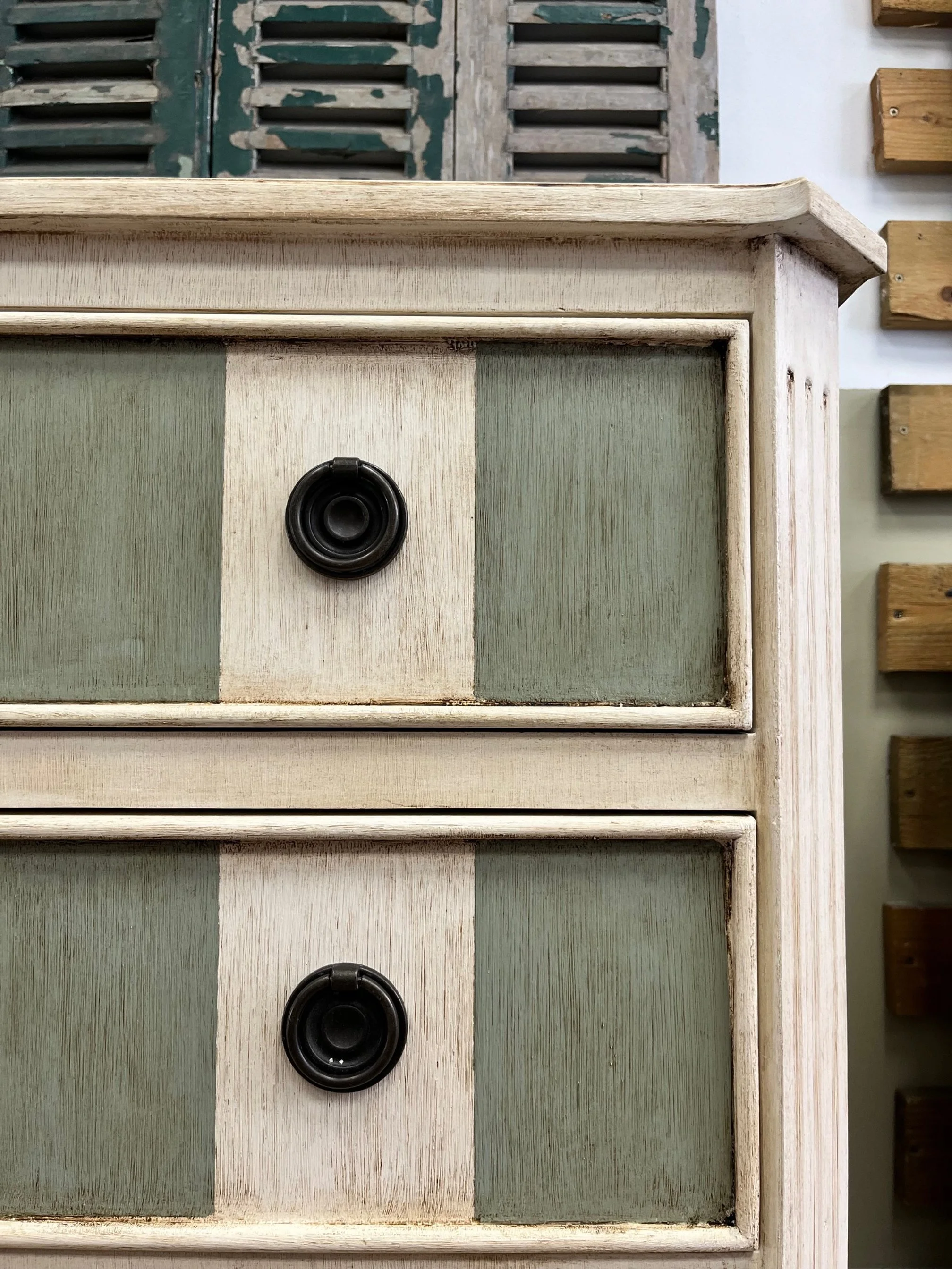 winterbearhome-green-white-striped-chest-of-drawers-02.jpg