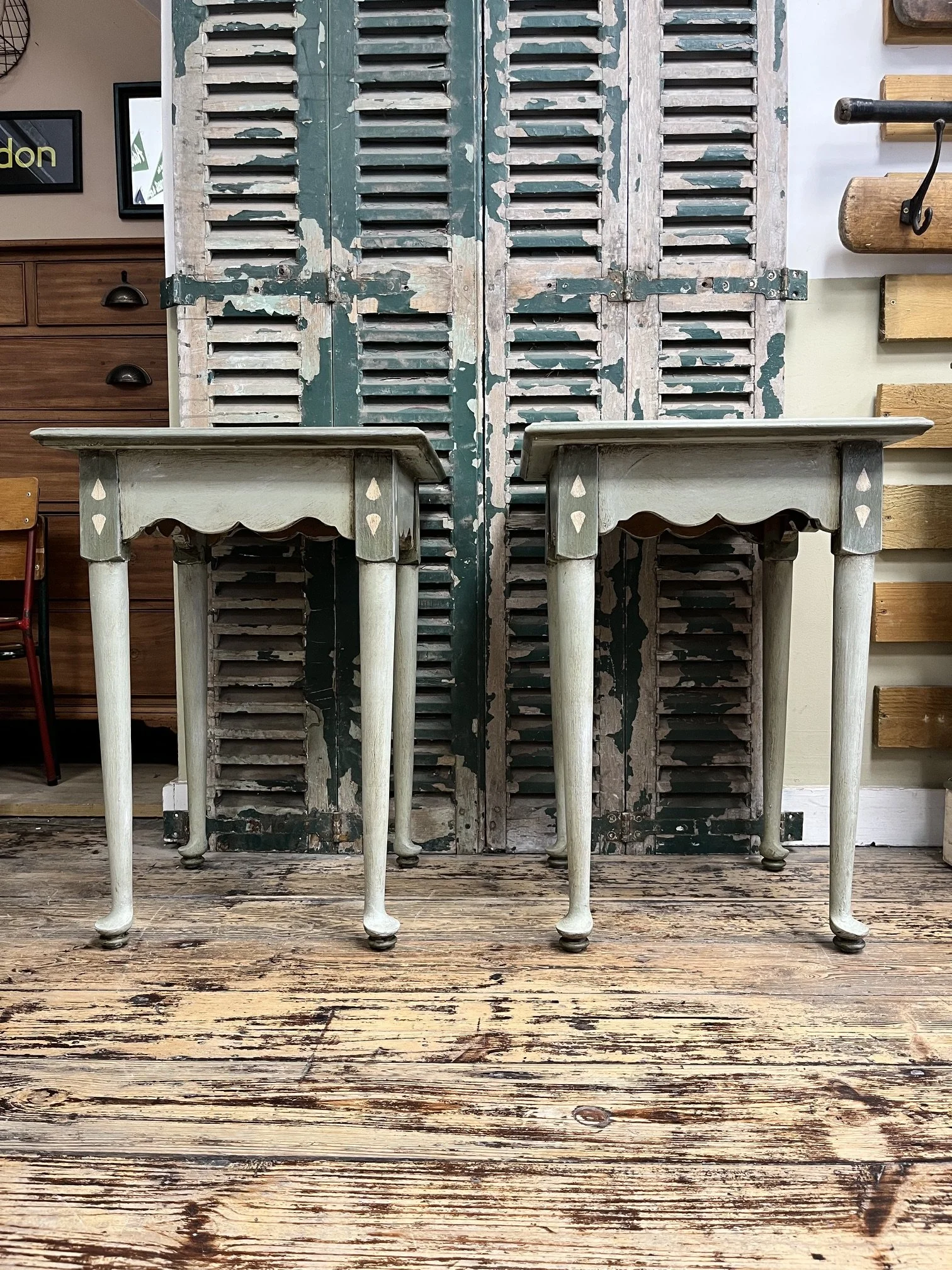 winterbearhome-pair-of-rustic-green-side-tables-07.jpeg