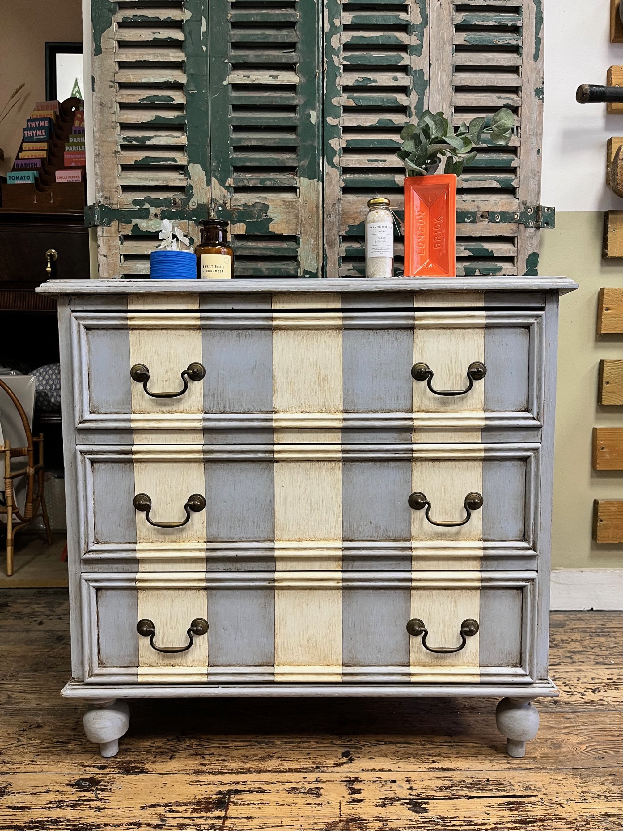 winterbearhome-blue-white-striped-chest-of-drawers-06.jpeg