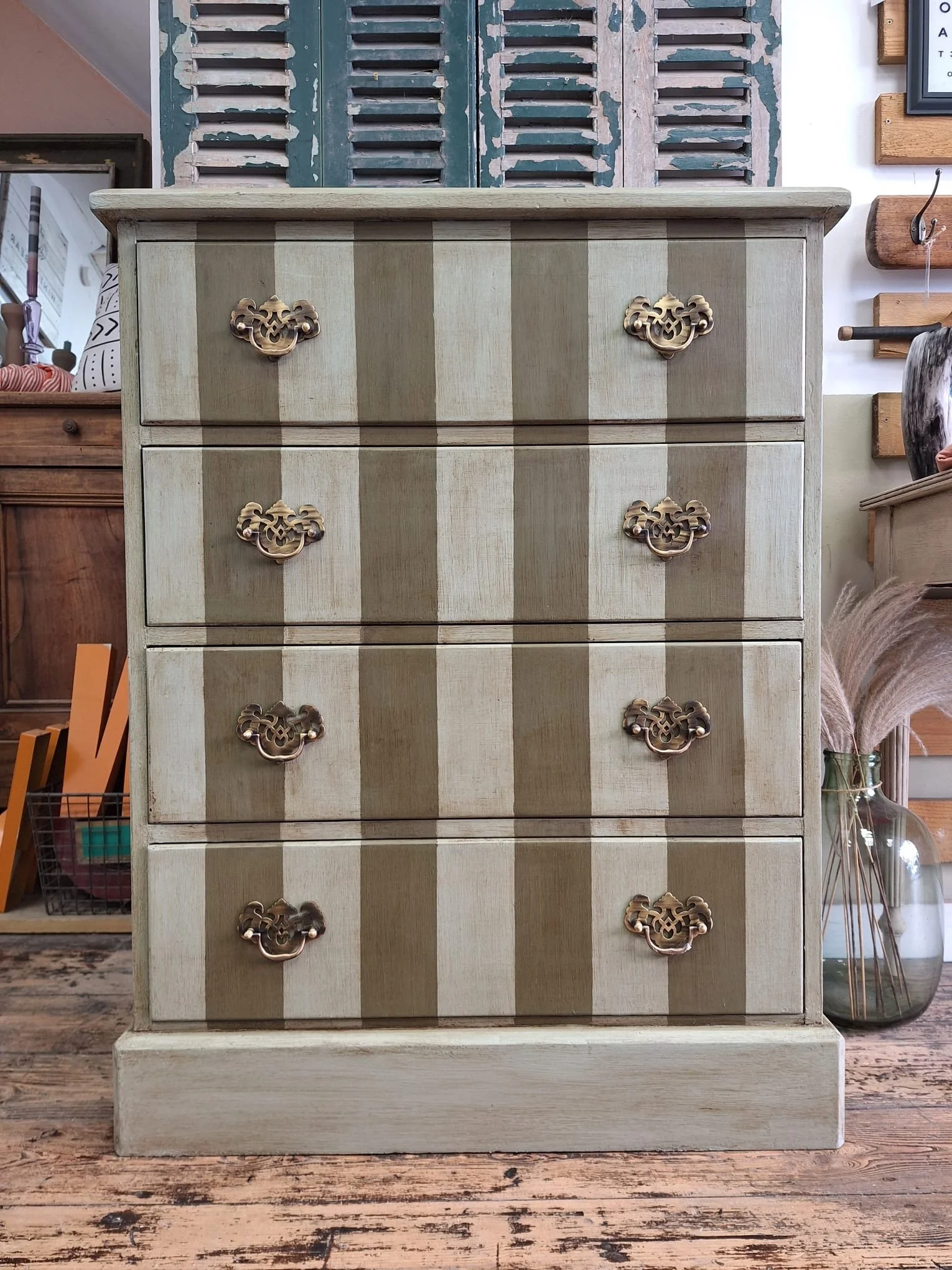 winterbearhome-green-striped-chest-of-drawers-04.JPG