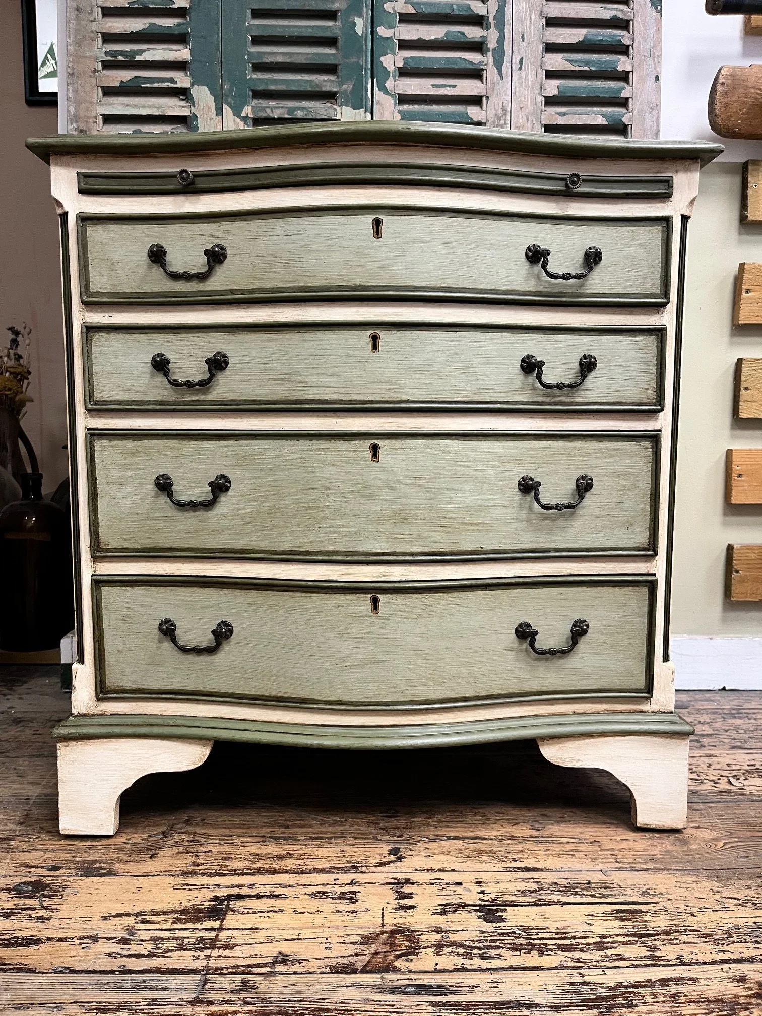 winterbearhome-bow-front-french-style-chest-of-drawers-05.jpeg