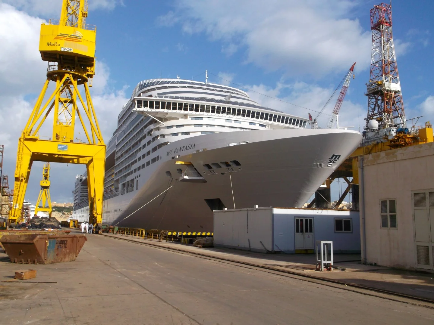 CRUISE / LUXURY