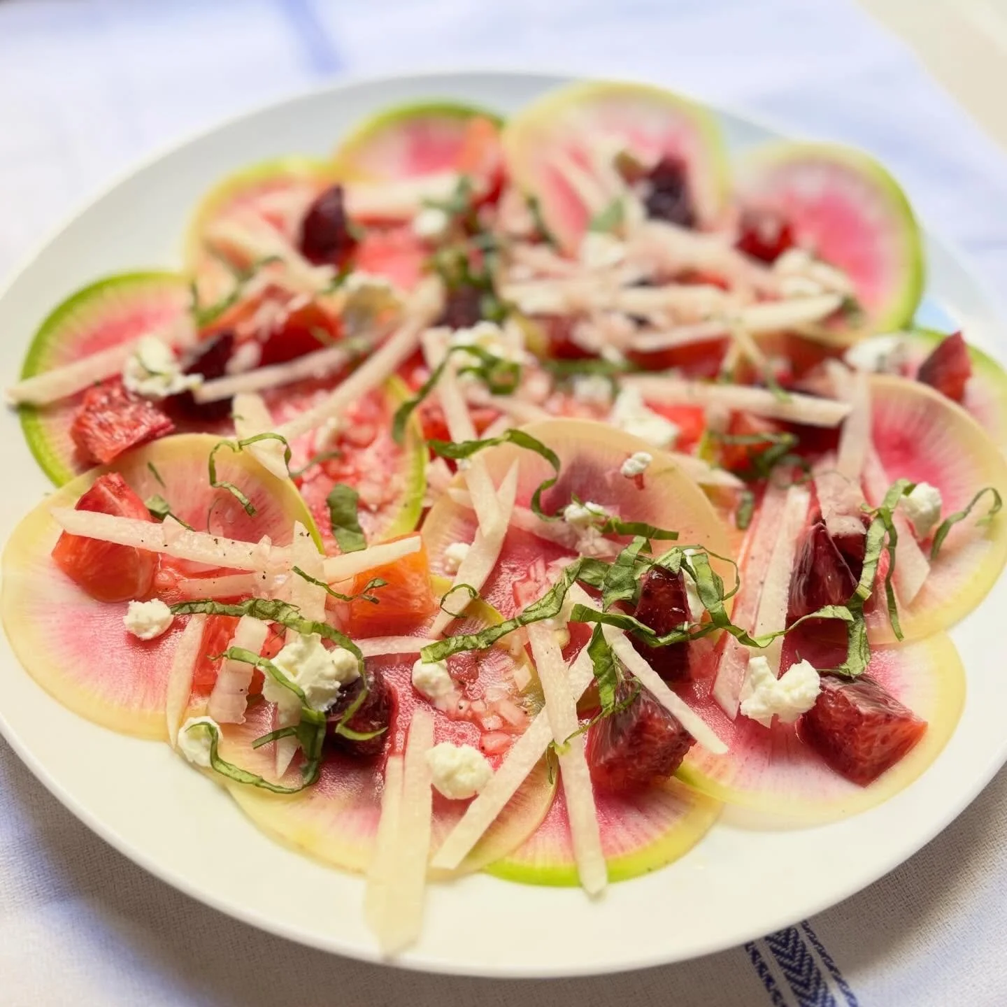It&rsquo;s spring when the SF weather says it is. ☀️ 🌱 

🫜 watermelon radish, blood orange + goat cheese salad. recipe on substack, enjoy!
