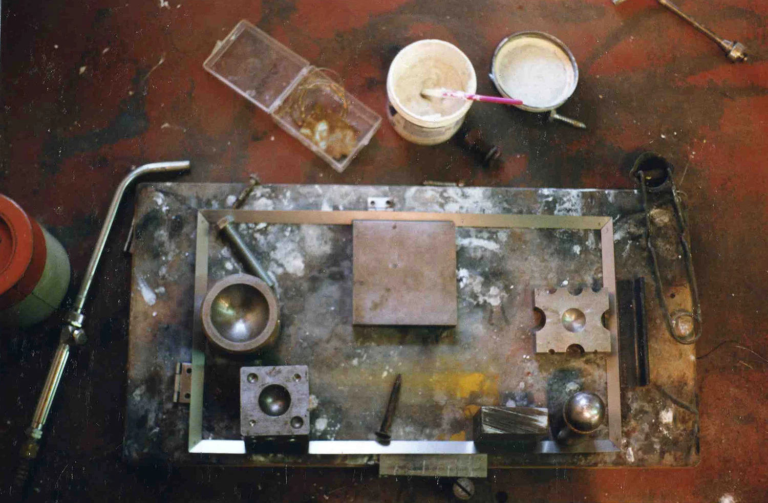 Soldering the steel structure