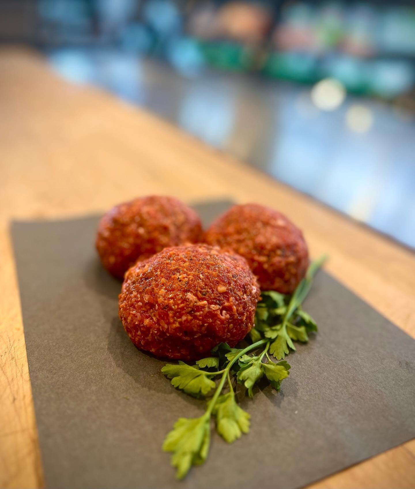 Comfort at its finest. Freshly made tomato basil lean ground meatballs 🍝 🌿 
. 📸 @maxver125 
.
.
.
#richmondbc #steveston #vancouver #yvr #foodstagram #foodnetworkca #dishedvan #vancouvereats #beautifulbc #igersvancouver #curiocityvancouver #buzzfe