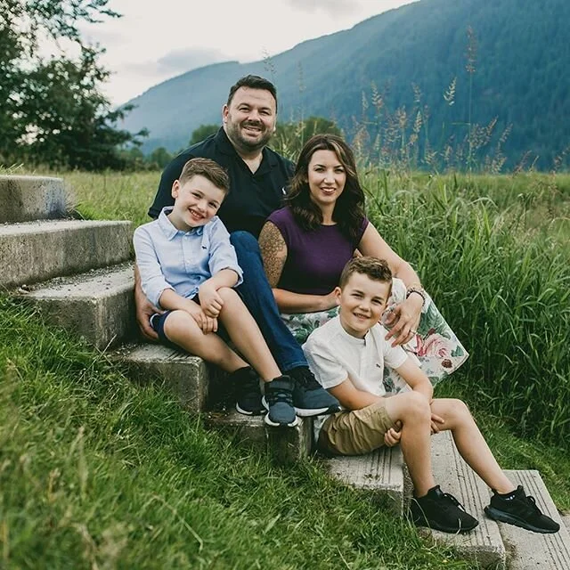 A few hours before this shoot, it was pouring. This lovely family hit the jackpot with weather tonight!