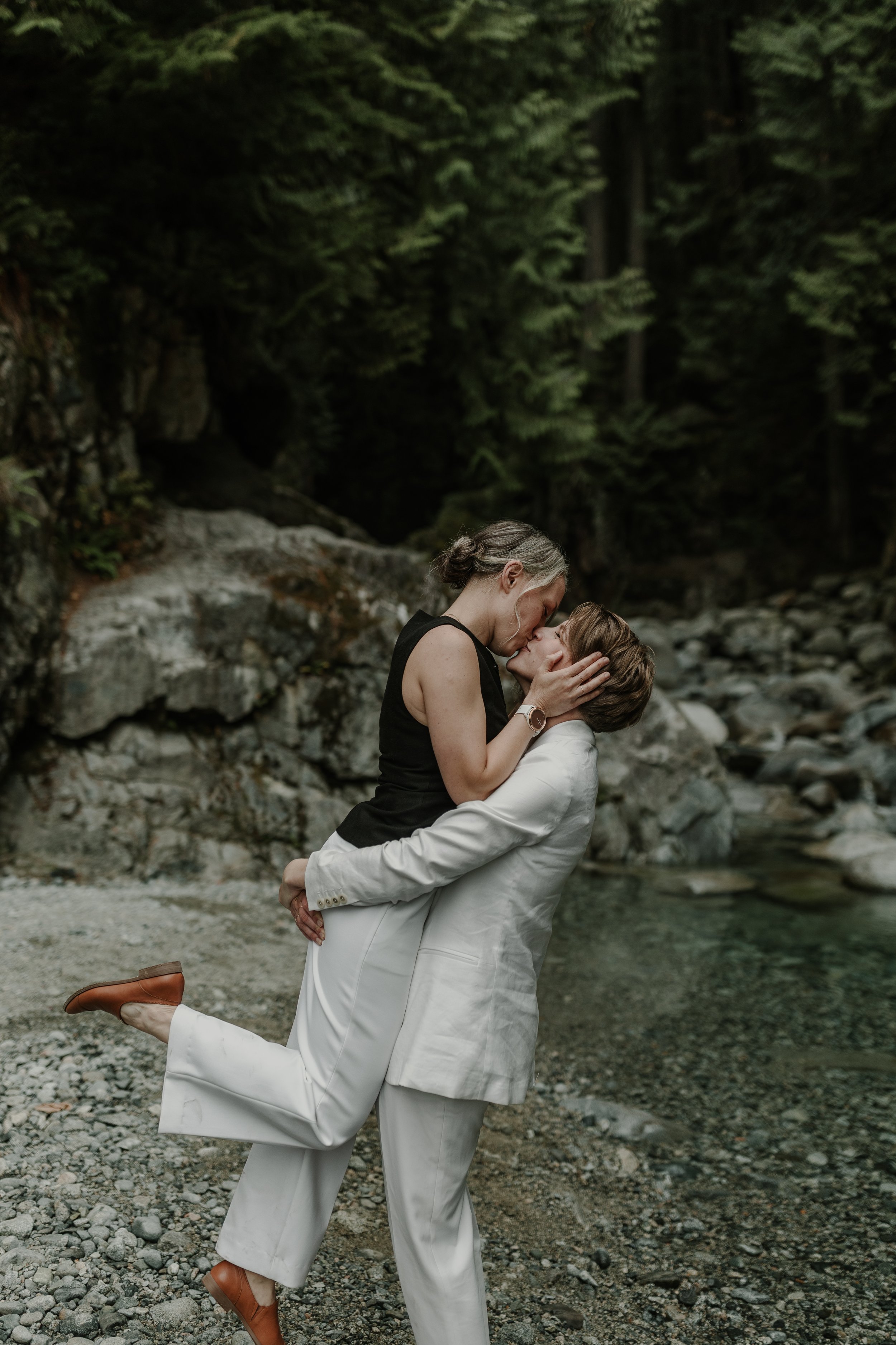Julia + Bri-570.jpg