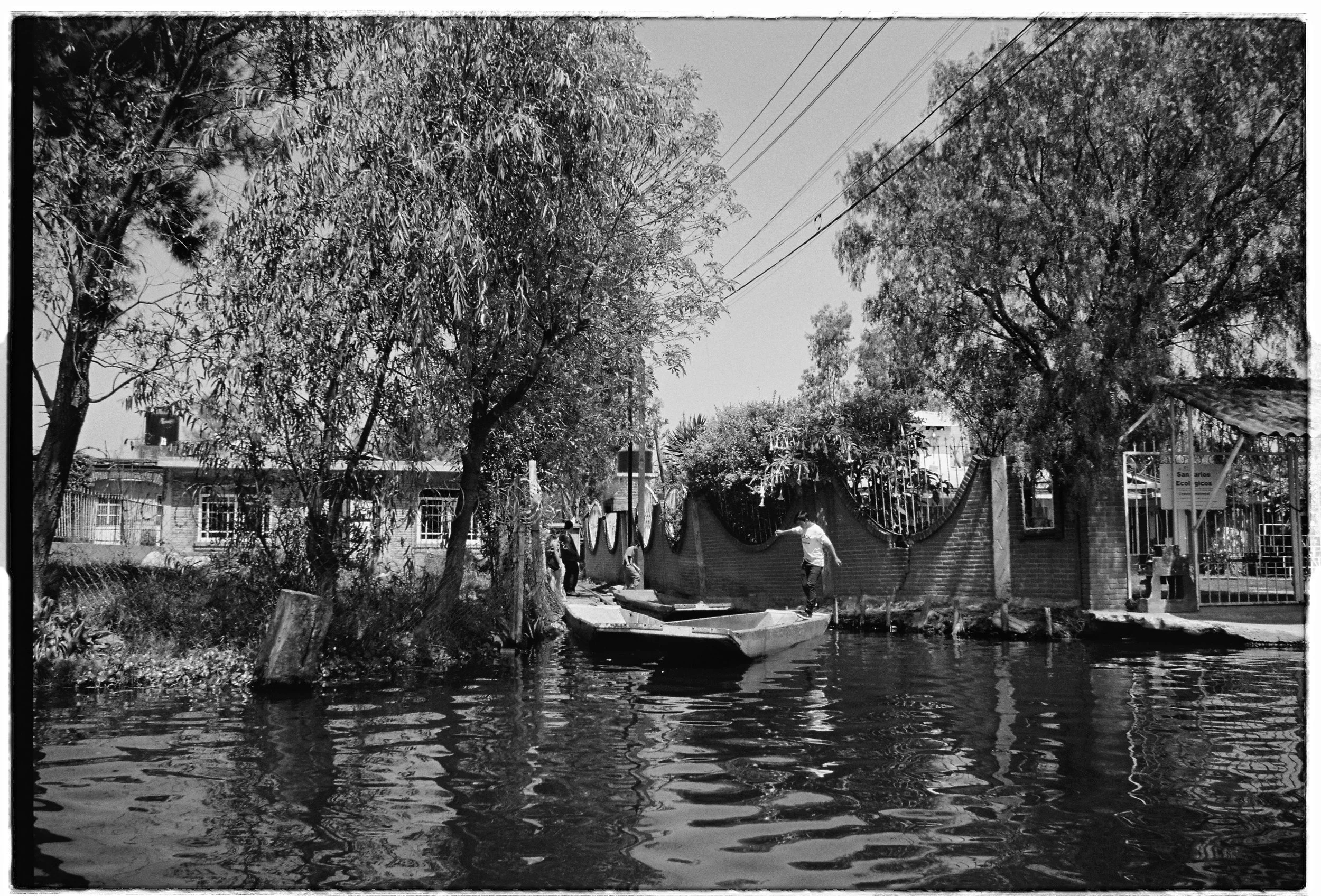 Boyatthecanal,MexicoCity2022 2.JPG