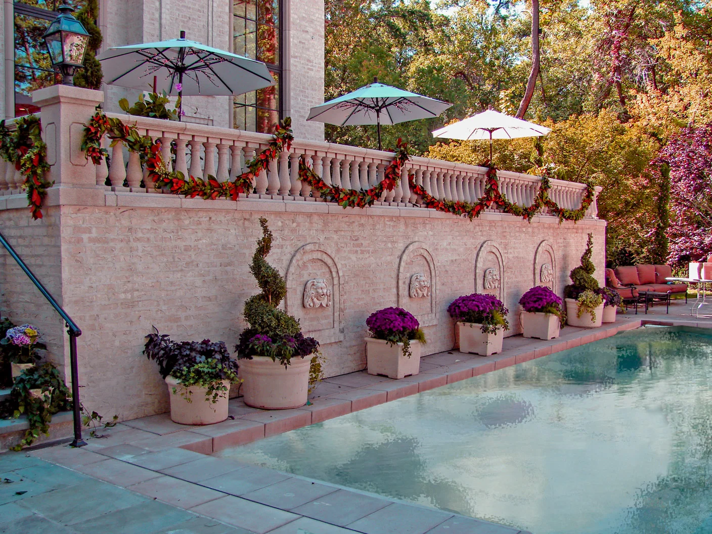 Fenton poolside swag2.jpg
