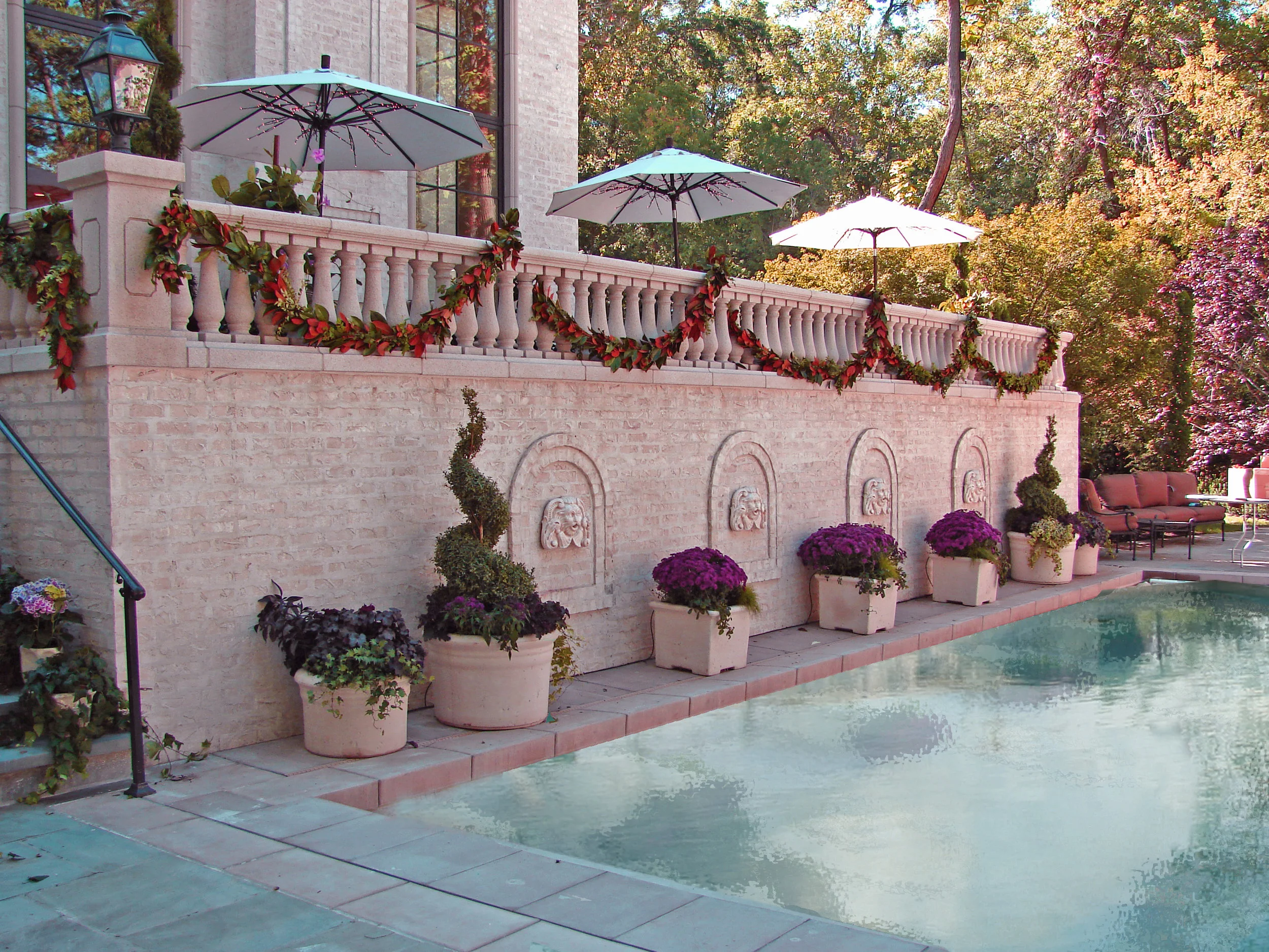 Fenton poolside swag2.JPG