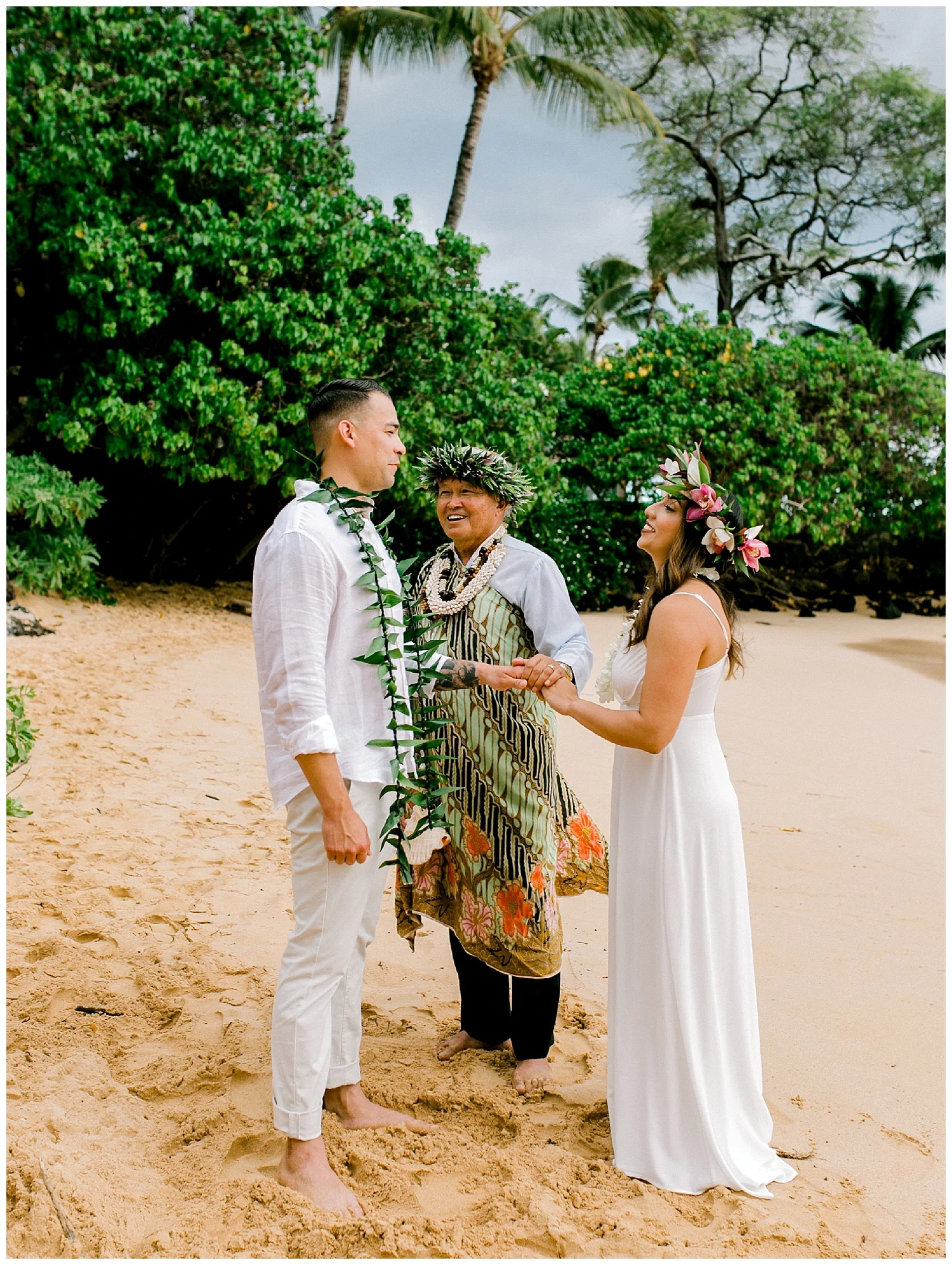 Maui-Elopement-Photography-Paipu-Beach-Maui_0077.jpg