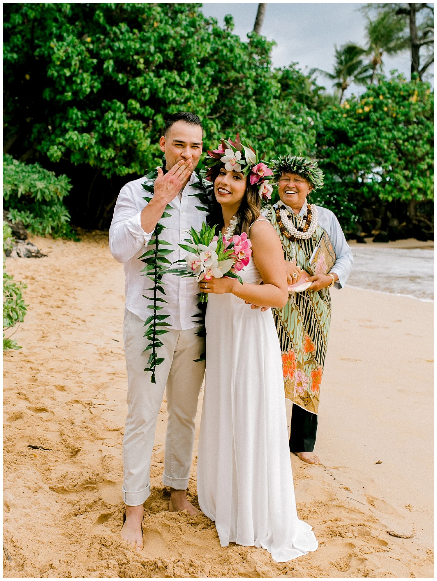 Maui-Elopement-Photography-Paipu-Beach-Maui_0079.jpg