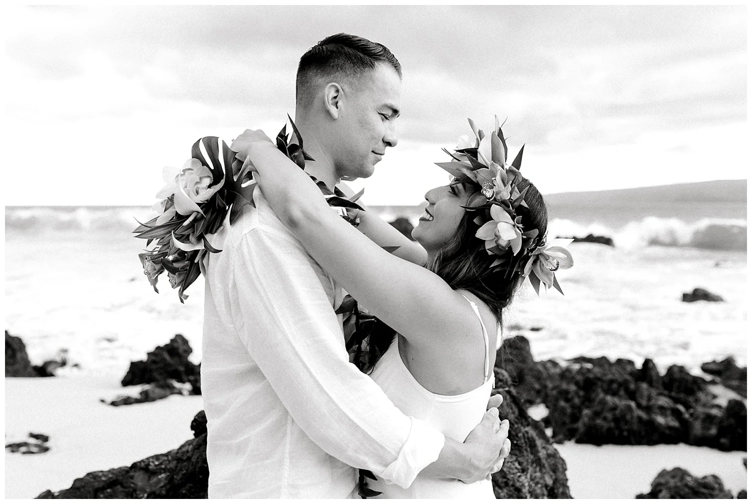 Maui-Elopement-Photography-Paipu-Beach-Maui_0098.jpg