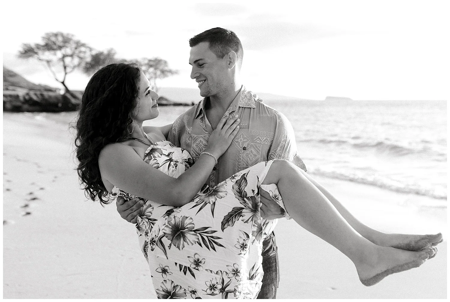 Maui-Honeymoon-Photographer-Maluaka-Beach_0019.jpg