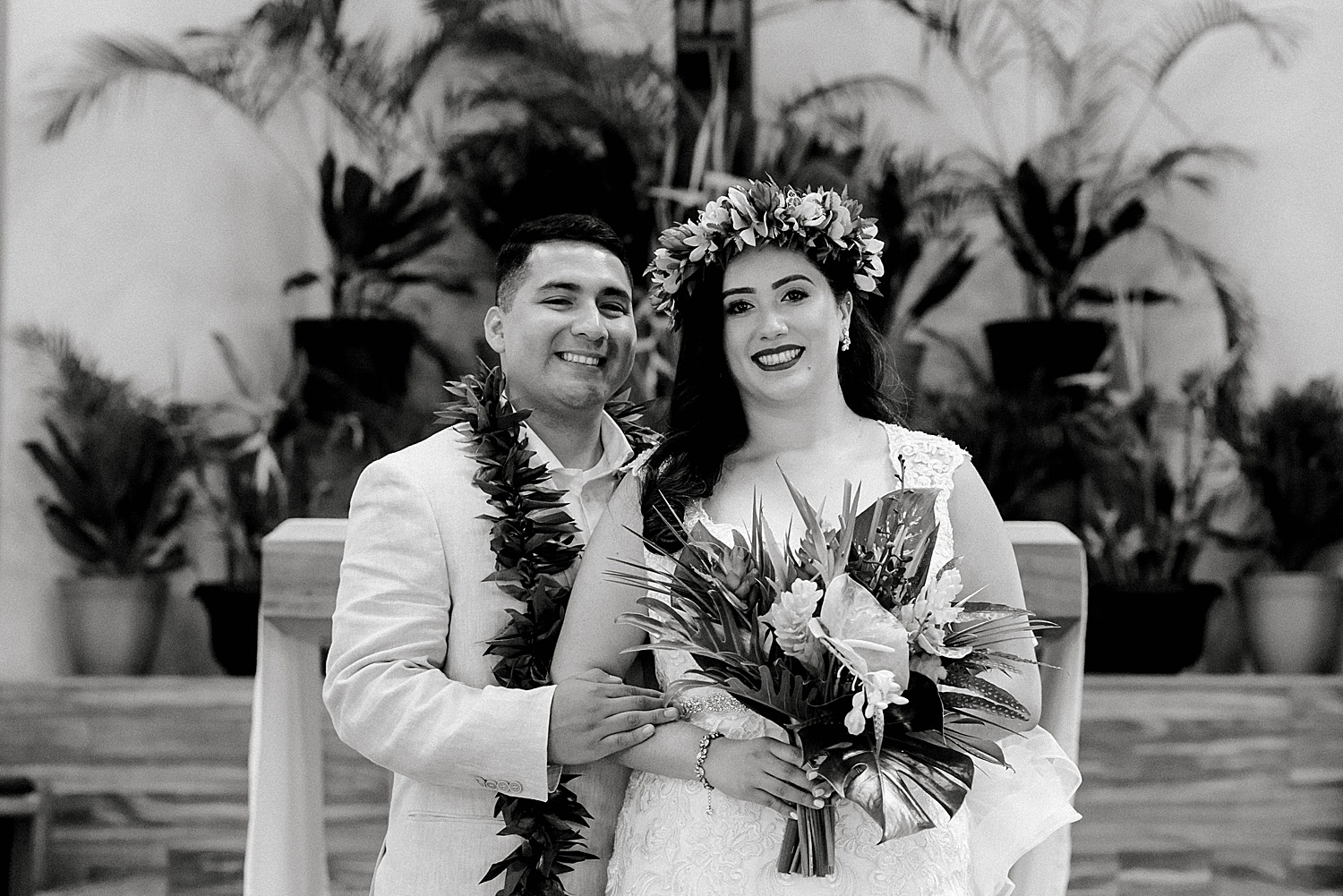 Maui-Wedding-Bride-and-Groom-Portraits-Launiupoko-Beach_0002.jpg