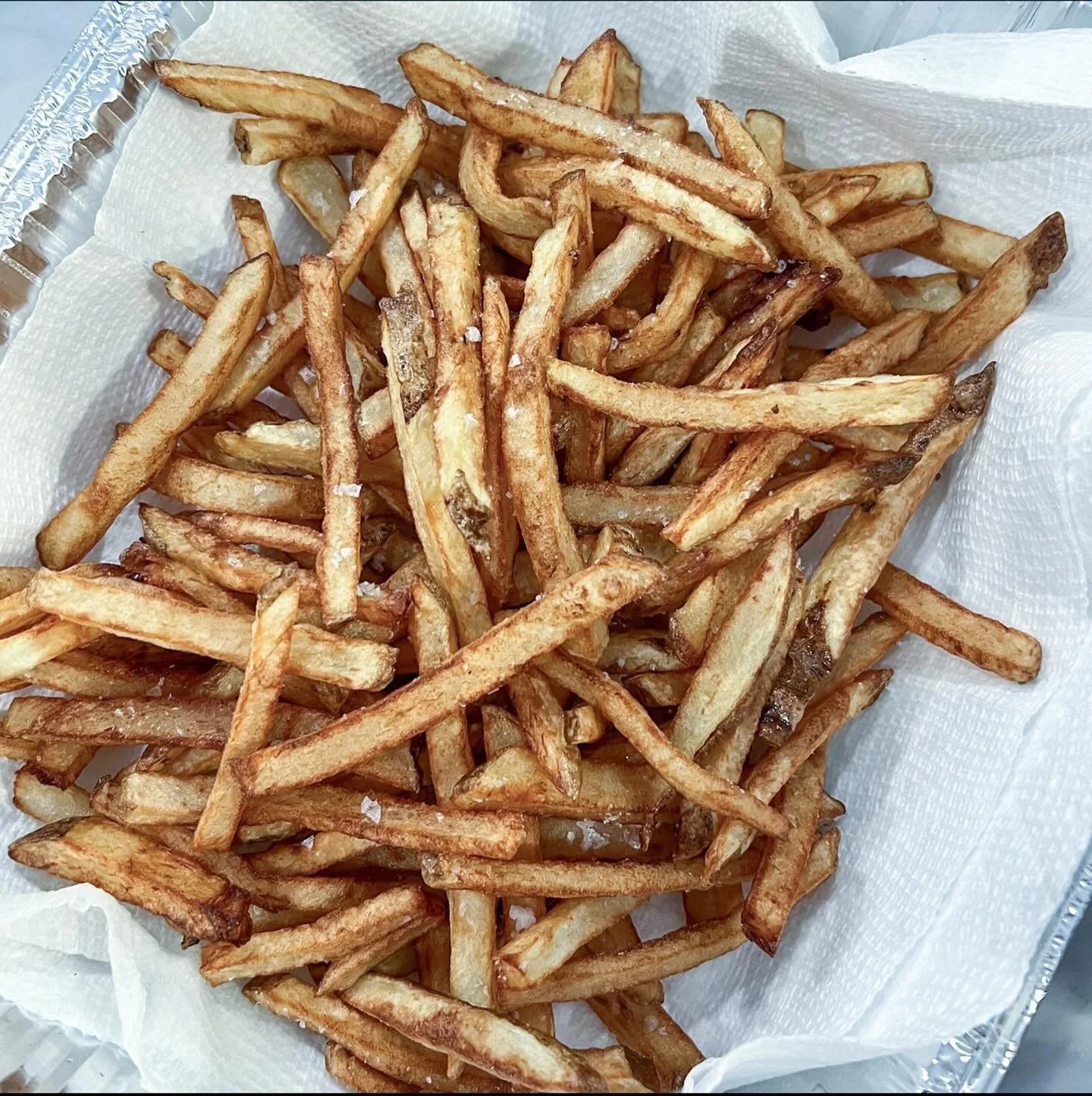 Double fried fries... and that's really all you need to know.

full recipe on lindsayEats.com
link in bio @_lindsayEats_

#fries #potato #lindsayEats #sandiego #recipedeveloper