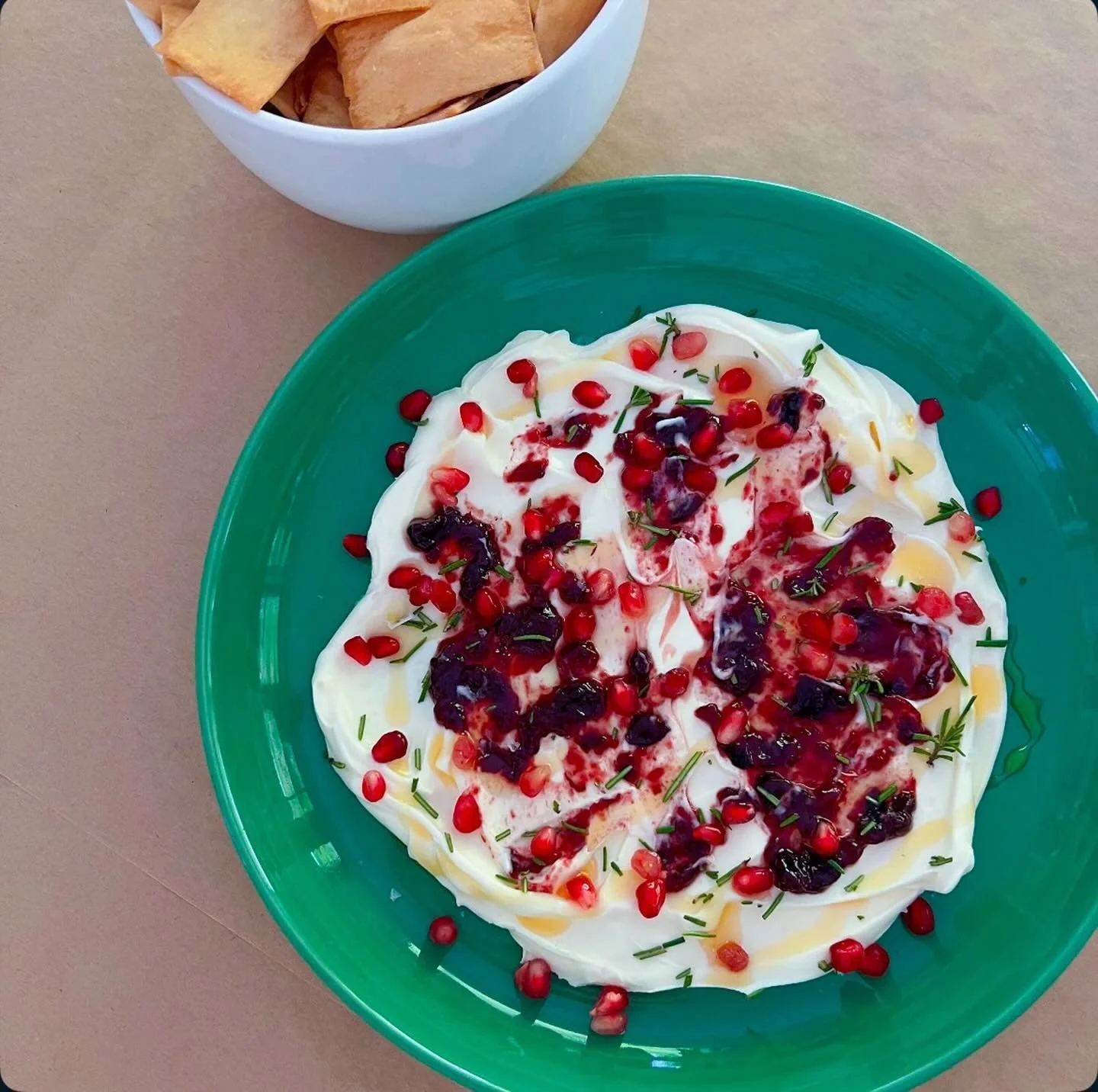 Whipped mascarpone dip... the perfect quick and easy party trick.

full recipe on lindsayEats.com
link in bio @_lindsayeats_ 

#mascarpone #dip #lindsayEats #sandiego #recipedeveloper