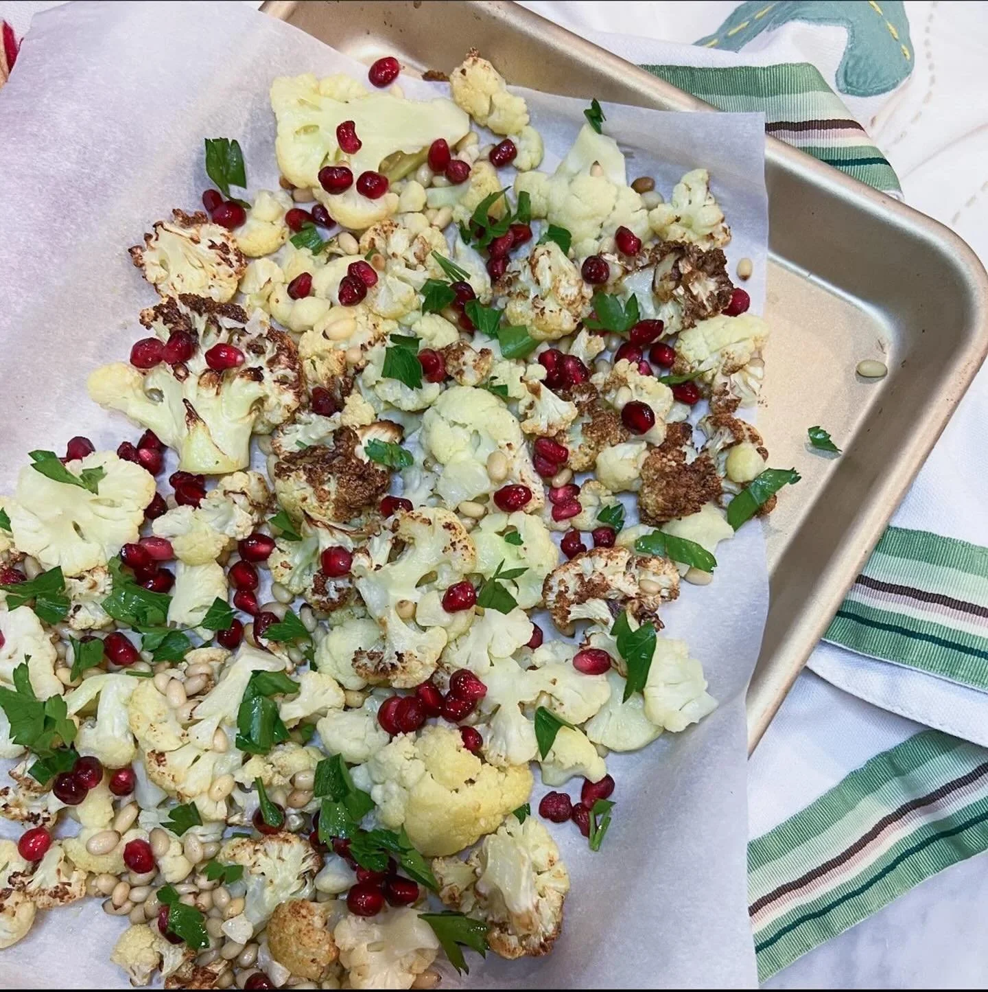 Air fried cauliflower that looks as festive as it is easy to make- the perfect holiday side.

full recipe on lindsayEats.com
link in bio @_lindsayeats_ 

#cauliflower #christmasfood #lindsayEats #sandiego #recipedeveloper