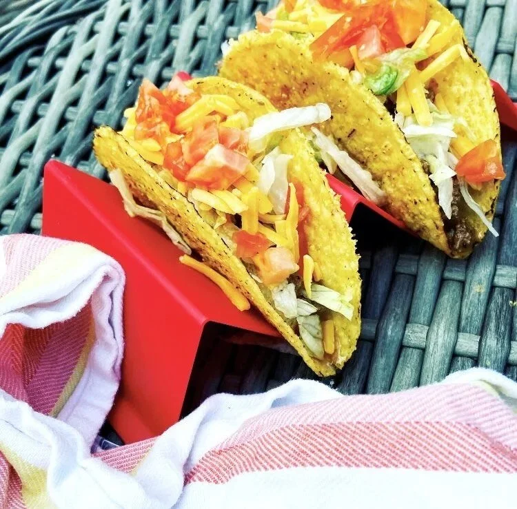 Oldie but a goodie. My kids ask for the "Taco Bell" tacos all the time. My SIL (hi @terri_mcleish ) calls them gringo tacos... whatever you call them? You can't go wrong with a ground beef crispy taco on taco Tuesday. Just sayin'

full reci