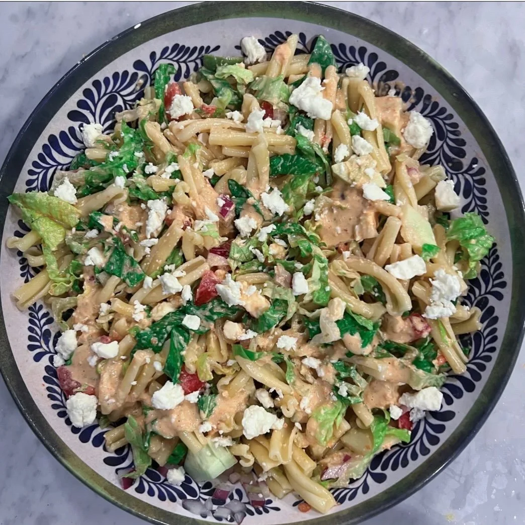 Greek pasta salad with creamy roasted red pepper dressing...

full recipe on lindsayEats.com
link in bio @_lindsayeats_ 

#greek #pastasalad #bellpepper #lindsayEats #sandiego