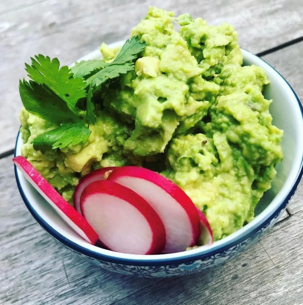 Can't have cinco de mayo without guac now can you?

full recipe on lindsayEats.com
link in bio @_lindsayeats_ 

#guacamole #avocado #chipsanddip #cincodemayo #lindsayEats
