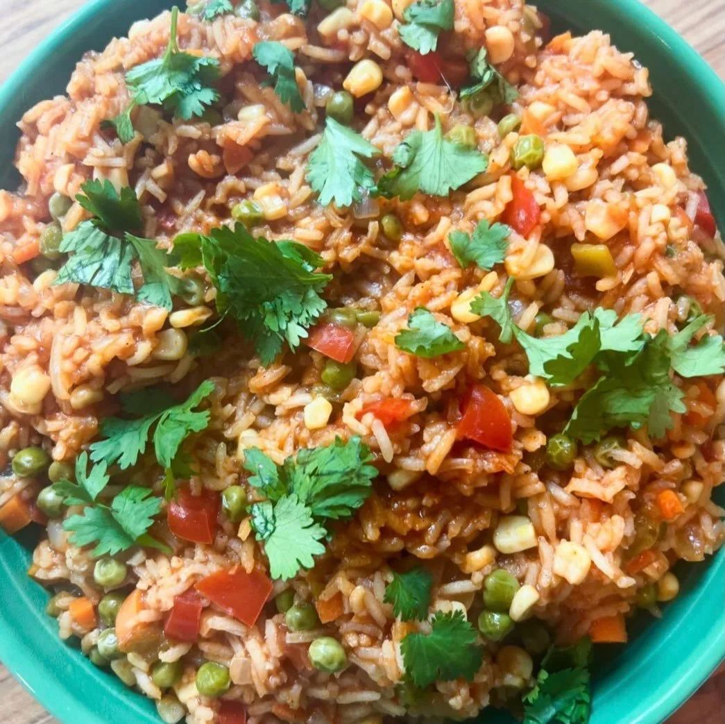 Continuing on our cinco day mayo journey with my "san diegofied" mexican rice.

full recipe on lindsayEats.com
link in bio @_lindsayEats_

#cincodemayo #rice #mexicanrice #tacotuesday #lindsayEats