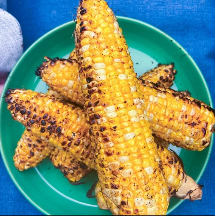 grilled elote corn- it's the meatless Monday side you need for tomorrow

full recipe on lindsayEats.com
link in bio @_lindsayeats_ 

#corn #elote #tacotuesday #cincodemayo #lindsayEats