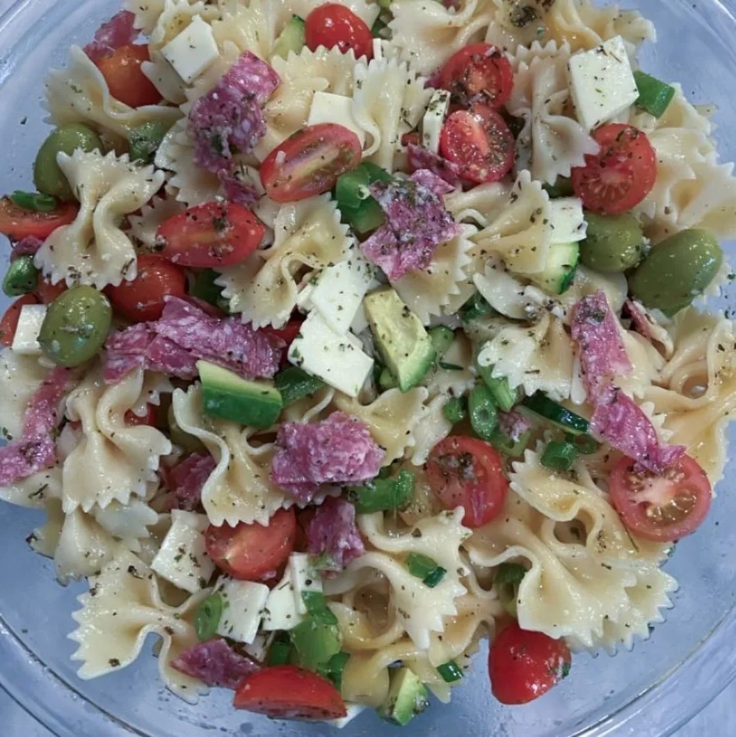 Antipasta salad. From board to bowl.

full recipe on lindsayEats.com
link in bio @_lindsayeats_ 

#memorialday #pastasalad #antipasto #antipasti #lindsayEats