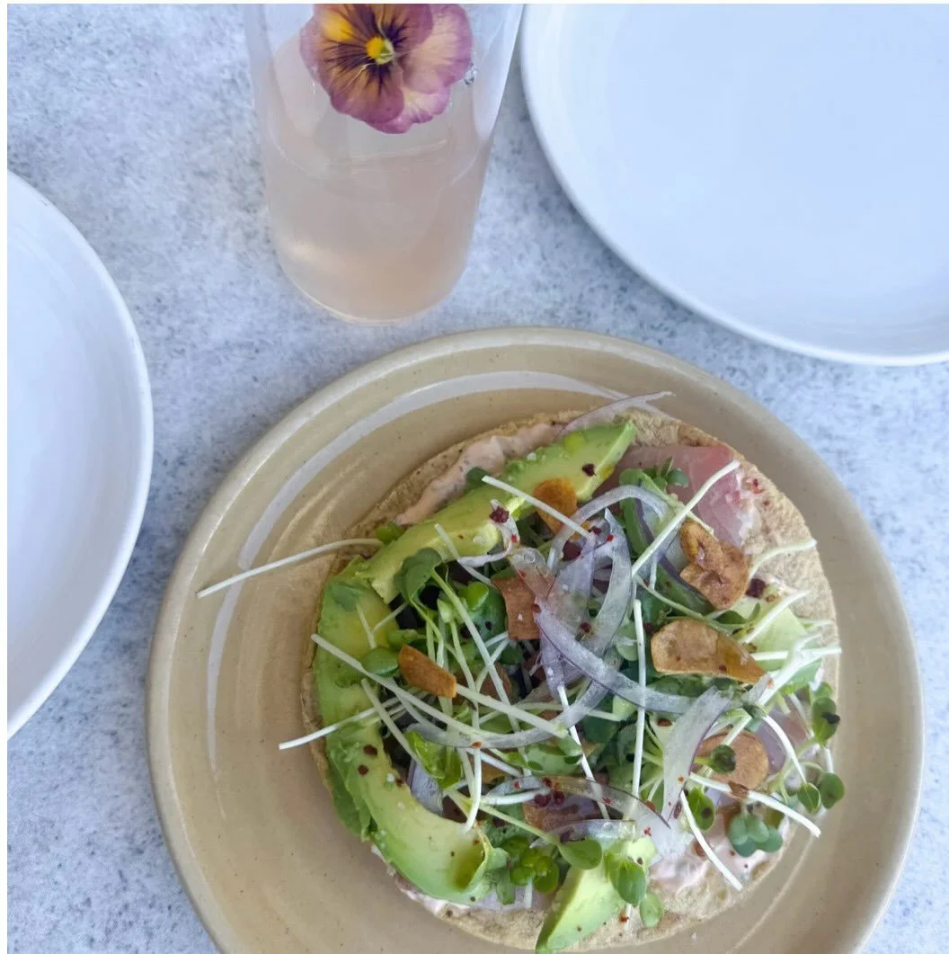 @sdthefishery is having a moment. Their specials game is on fire right now.

we ate:

yellowtail tostada 
salmon tartare
littleneck clams (pro tip: add the pasta)

we drank:

the lone ranger 
society pupil

#yellowtail #salmon #clams #thefishery #lin