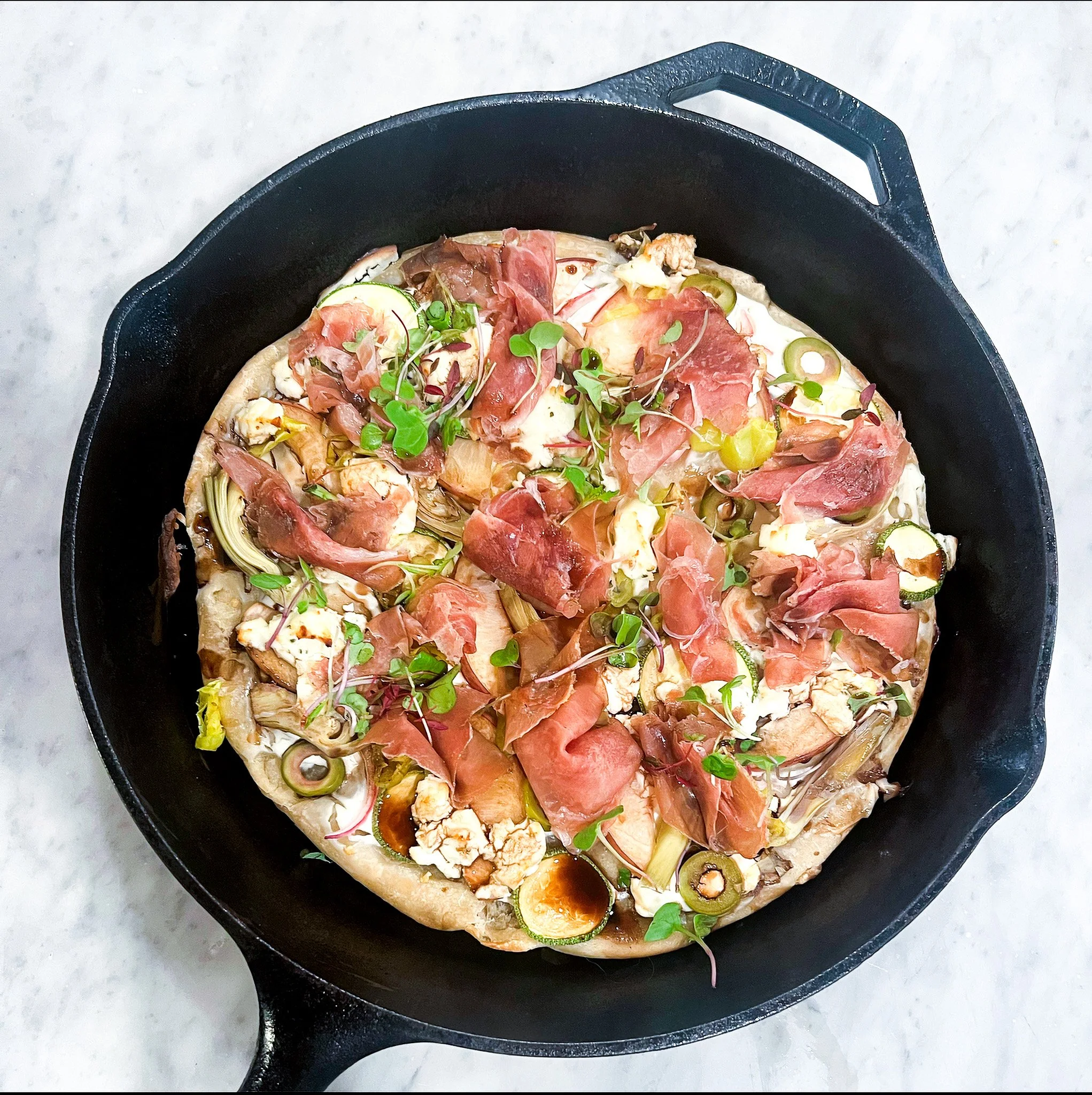 cast iron peach and prosciutto pizza